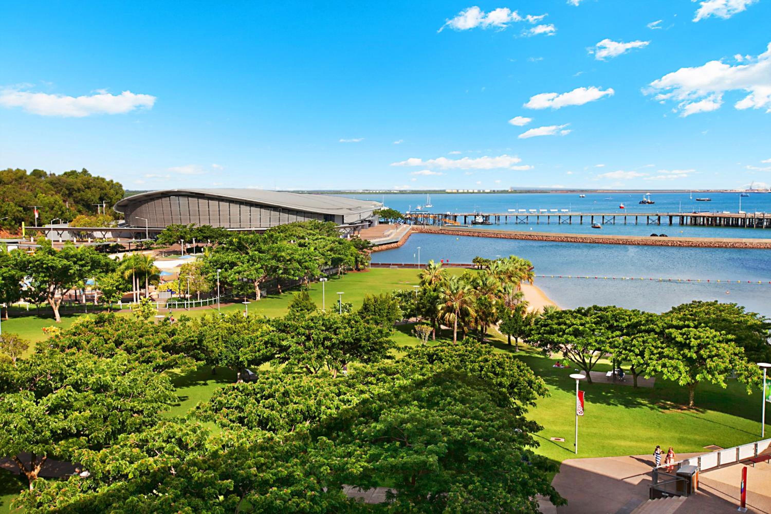 Three Bedroom Apartment with Beach View photo 2