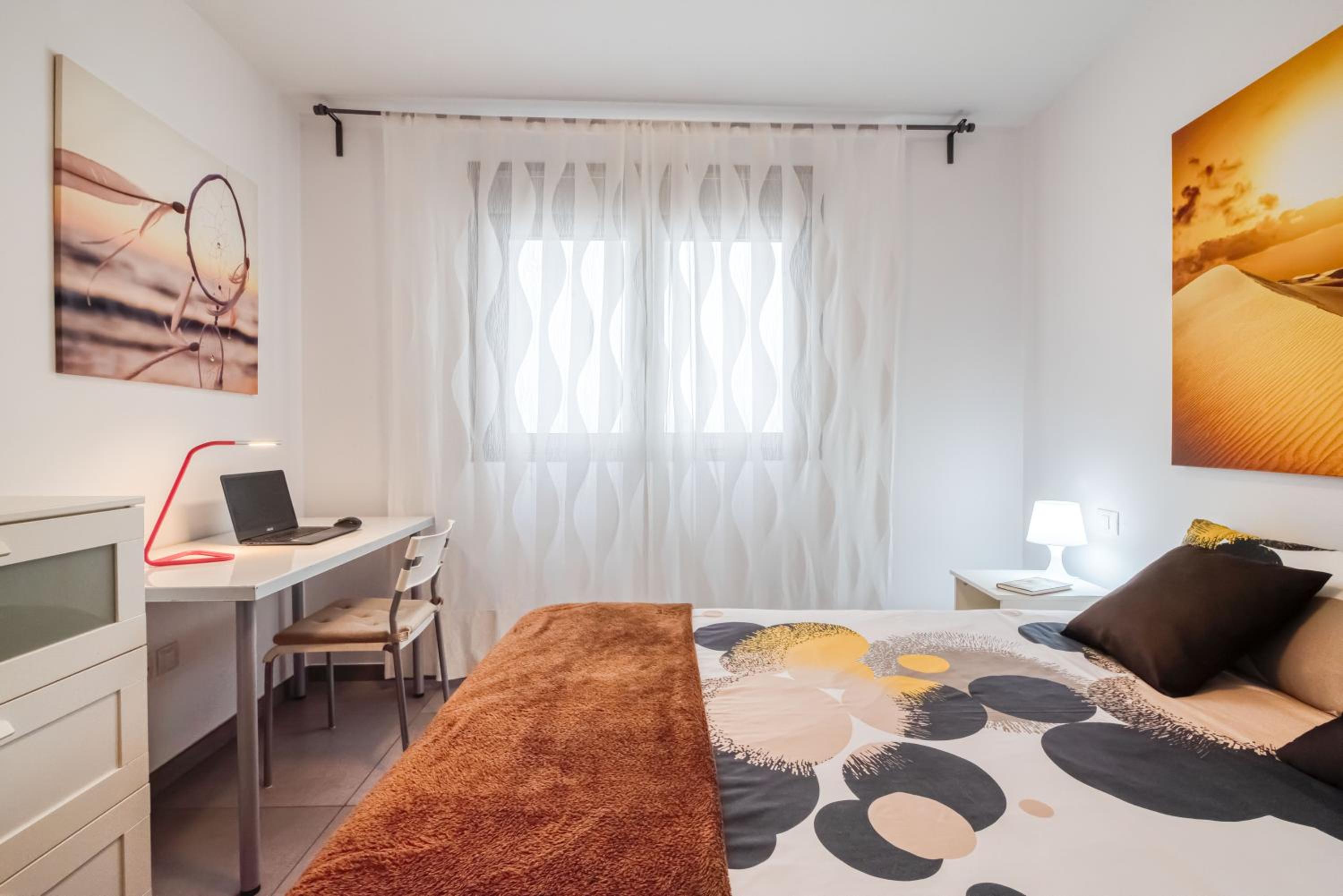Two-Bedroom House - Photo 23