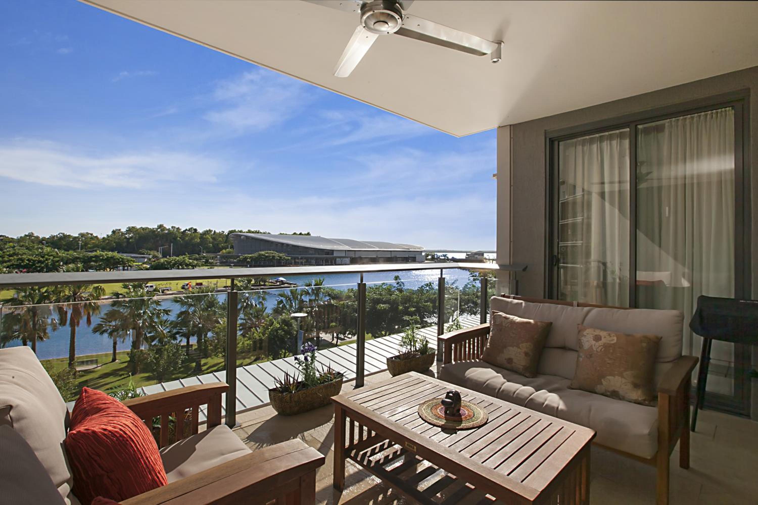 One Bedroom Apartment with Beach View photo 3
