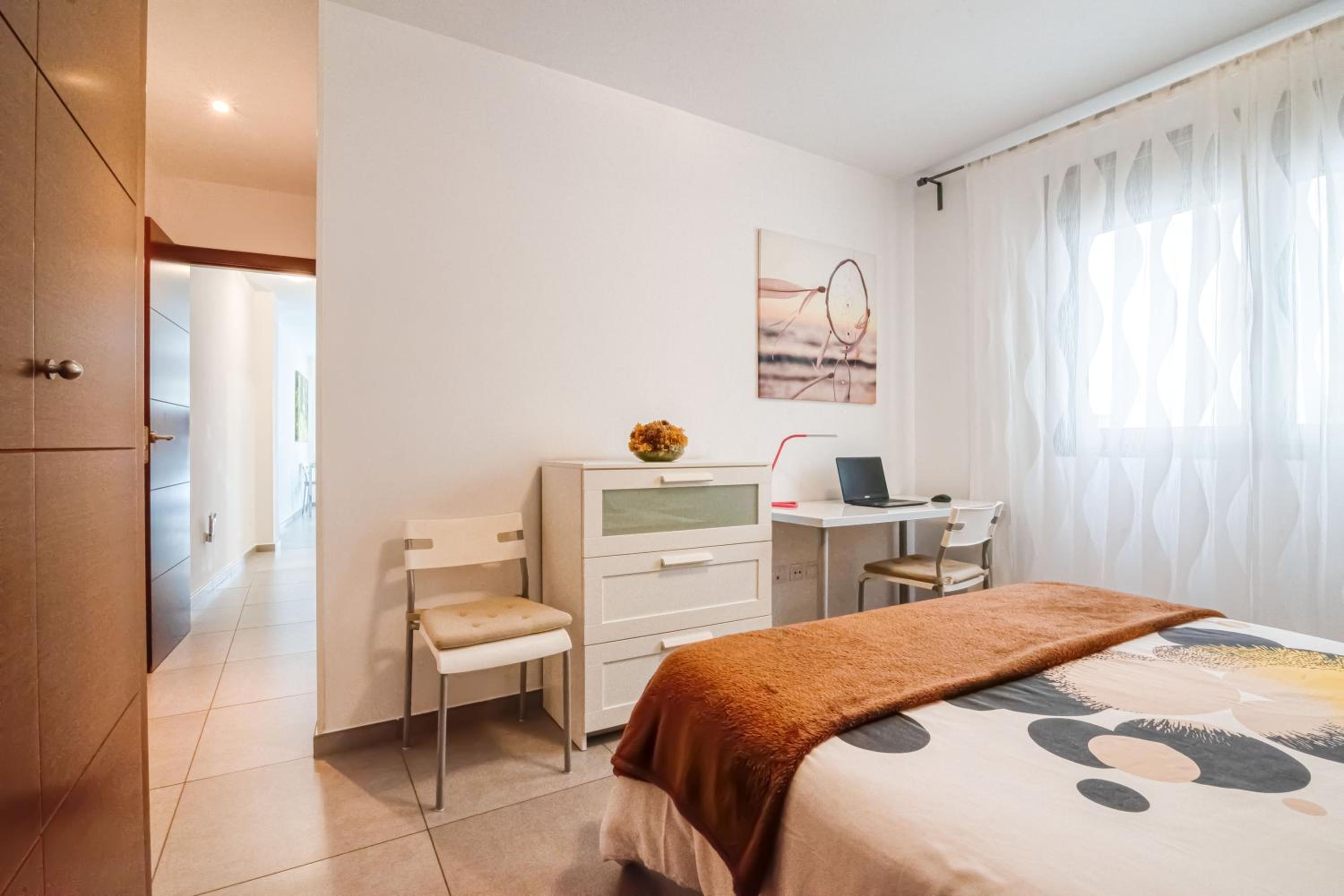 Two-Bedroom House - Photo 24
