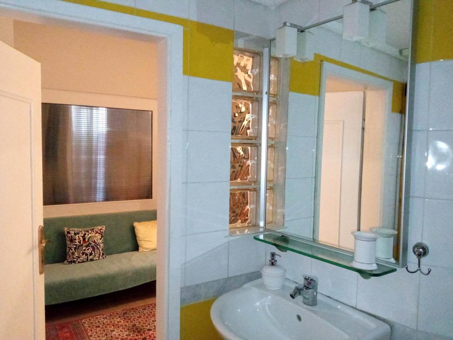 One-Bedroom Apartment - Photo 11