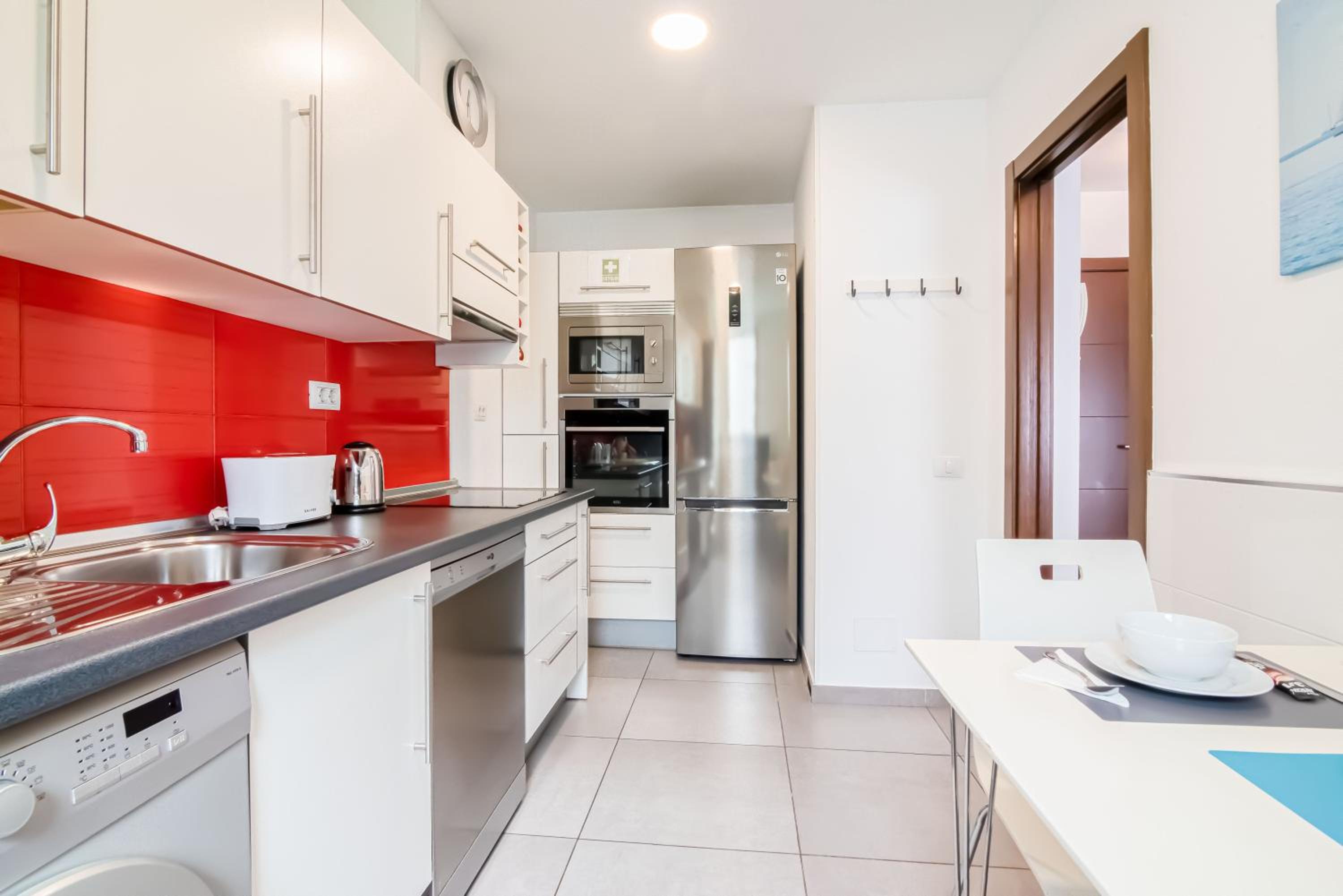 Two-Bedroom House - Photo 4