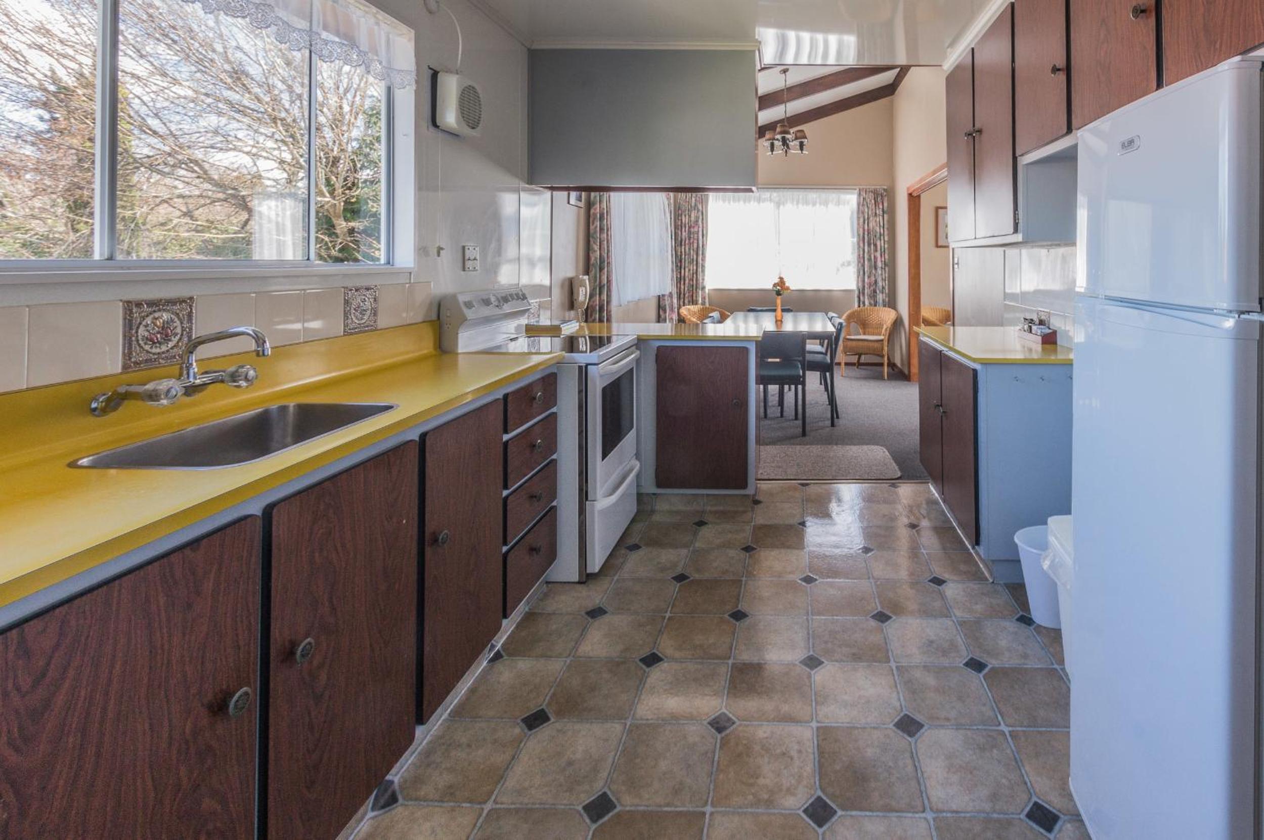 Three-Bedroom Apartment - Photo 9