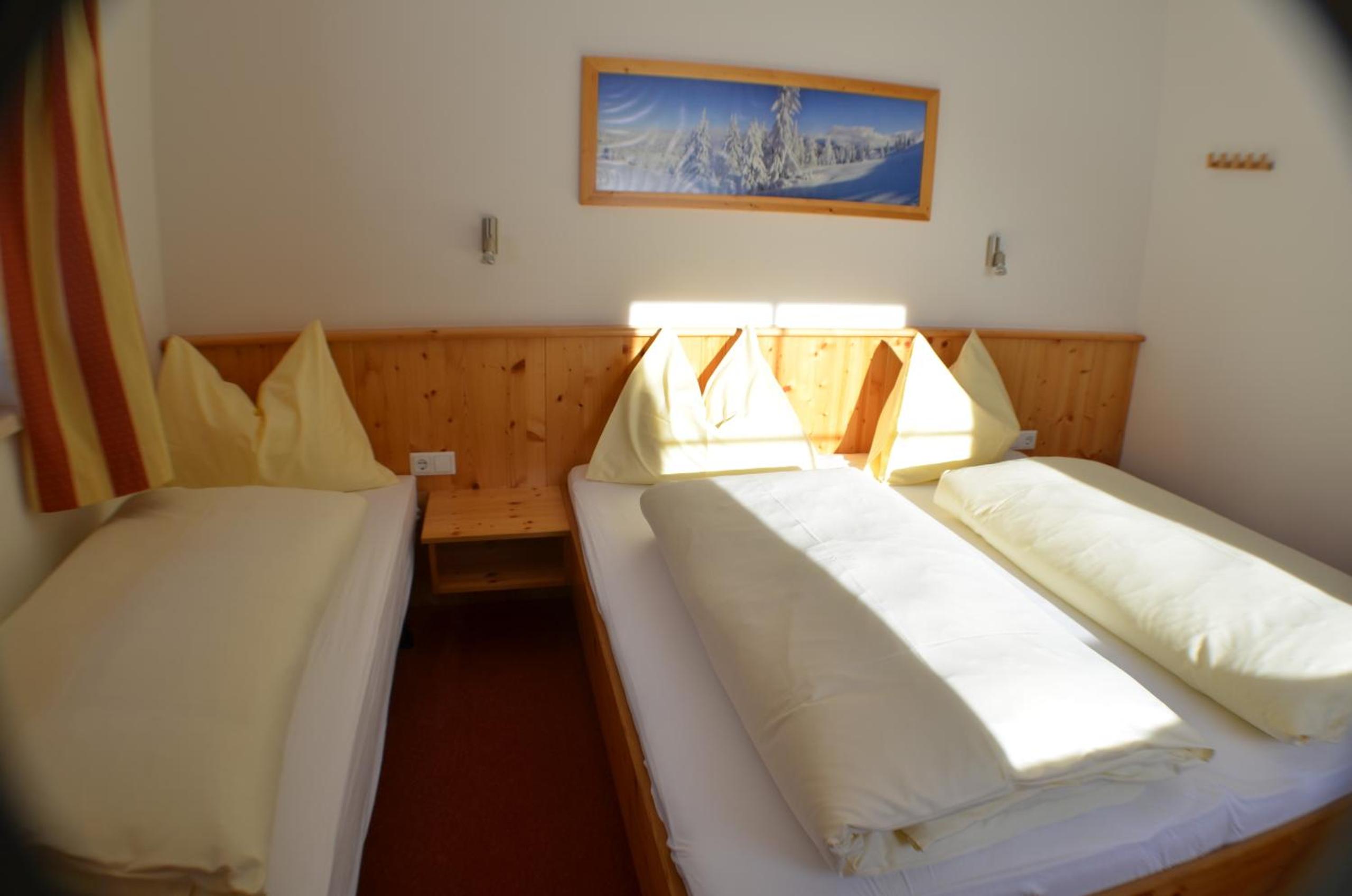 Standard Double Room photo 3