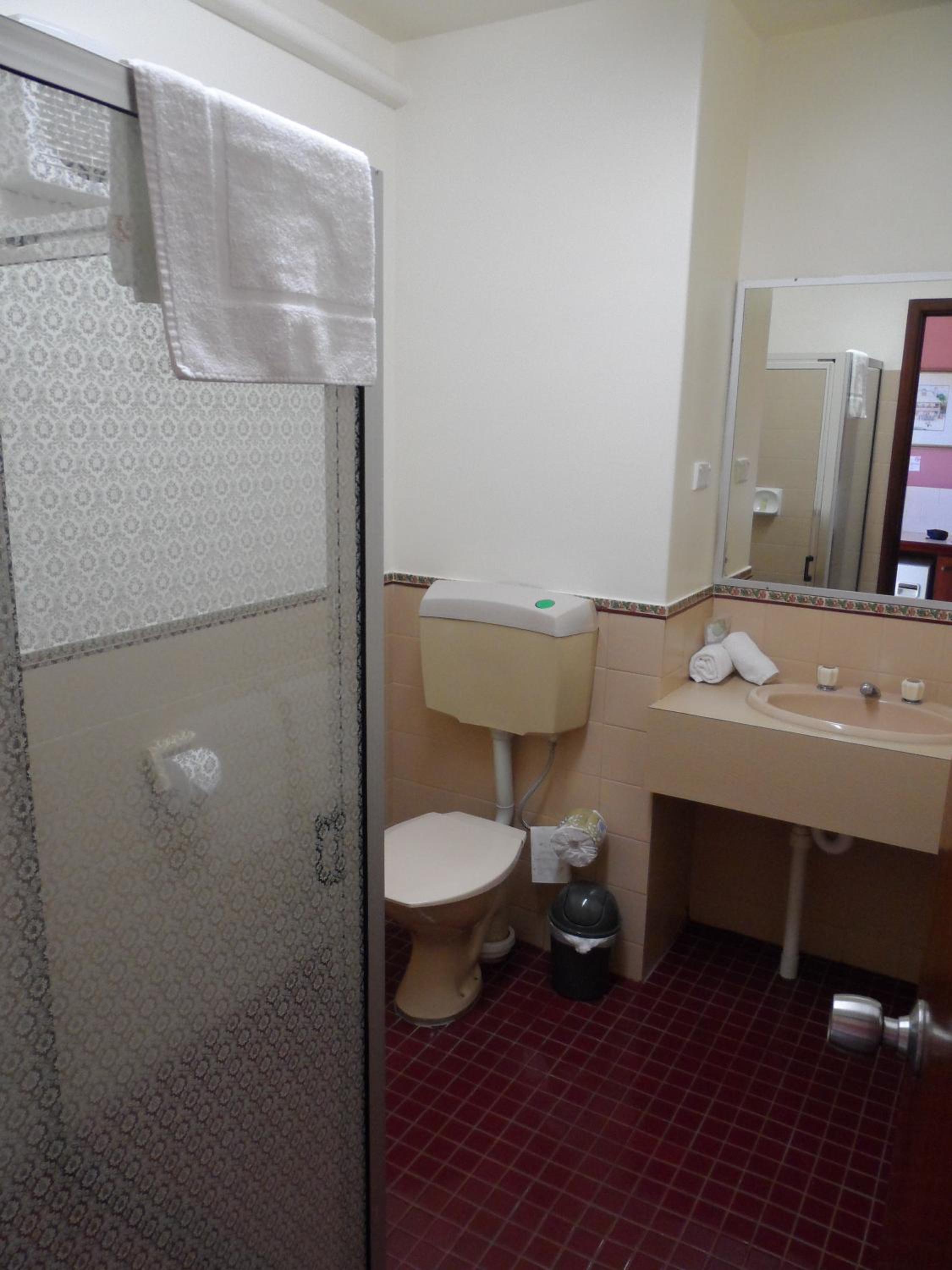 Twin Room - Photo 2