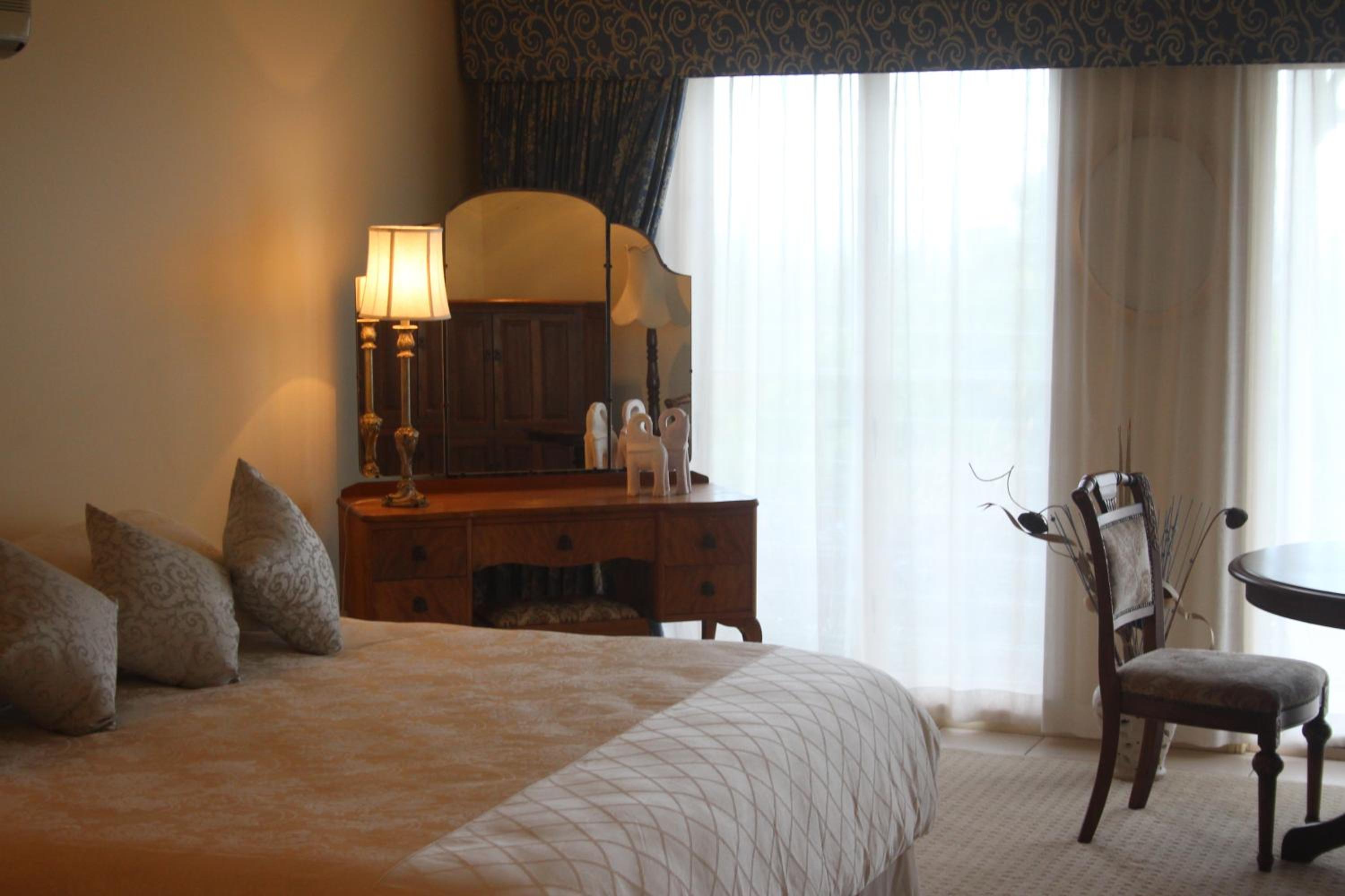 Deluxe King Room photo 3