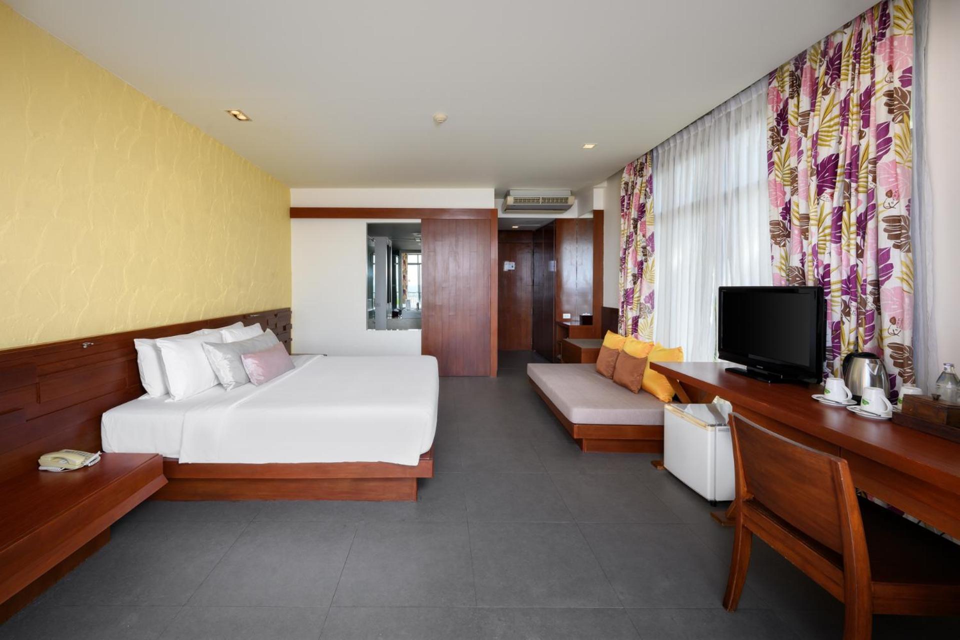 Deluxe Double Room with Spa Bath - Sea View - Photo 5