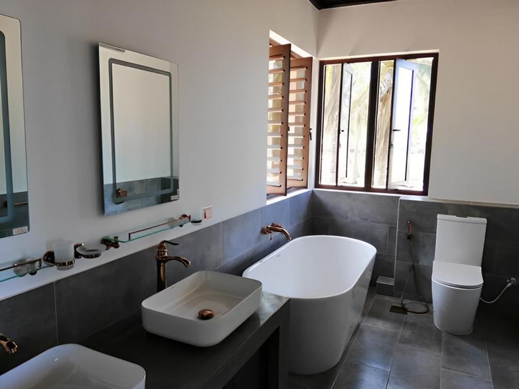 Villa with Sea View photo 3