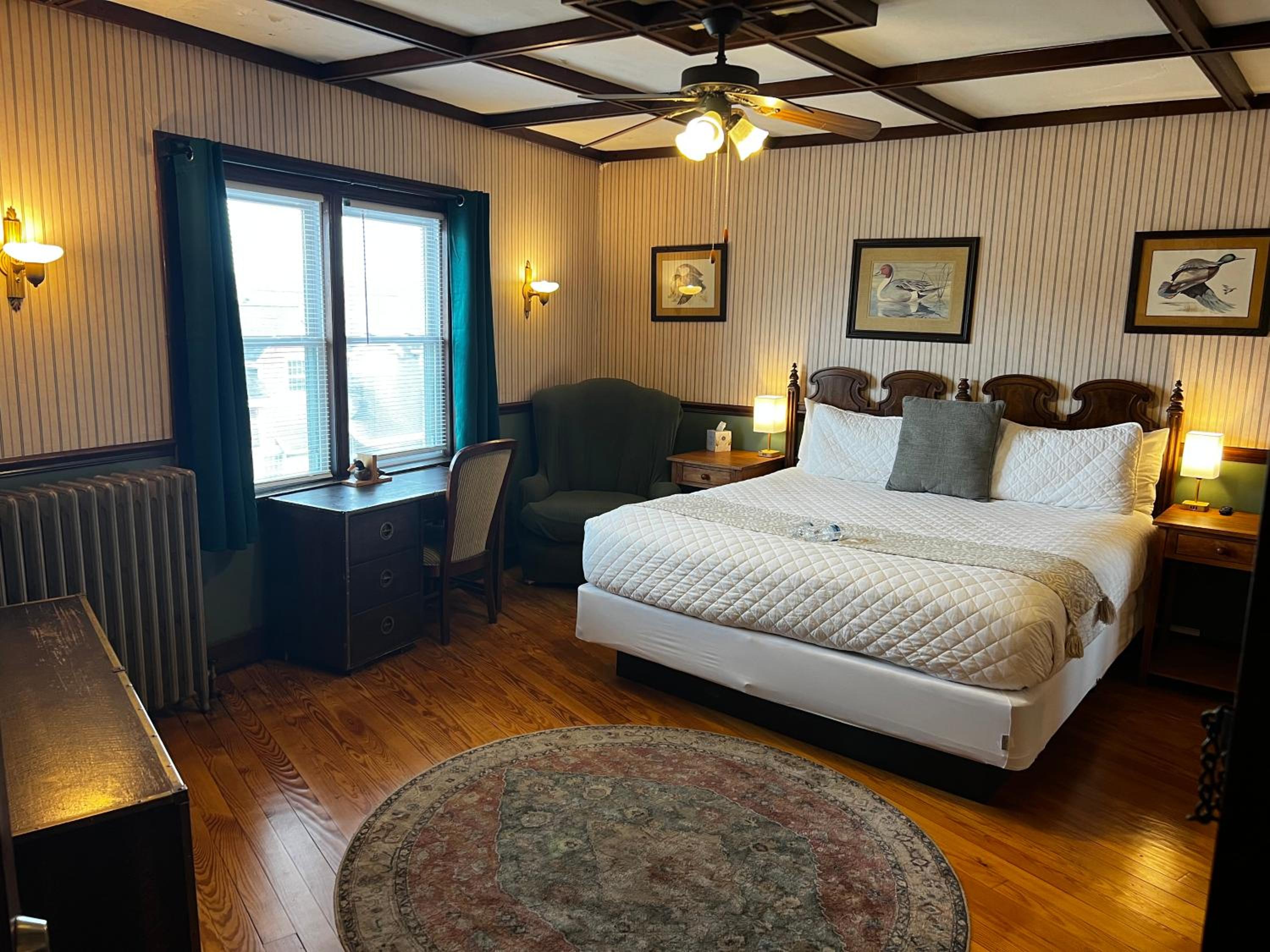 Deluxe King Room