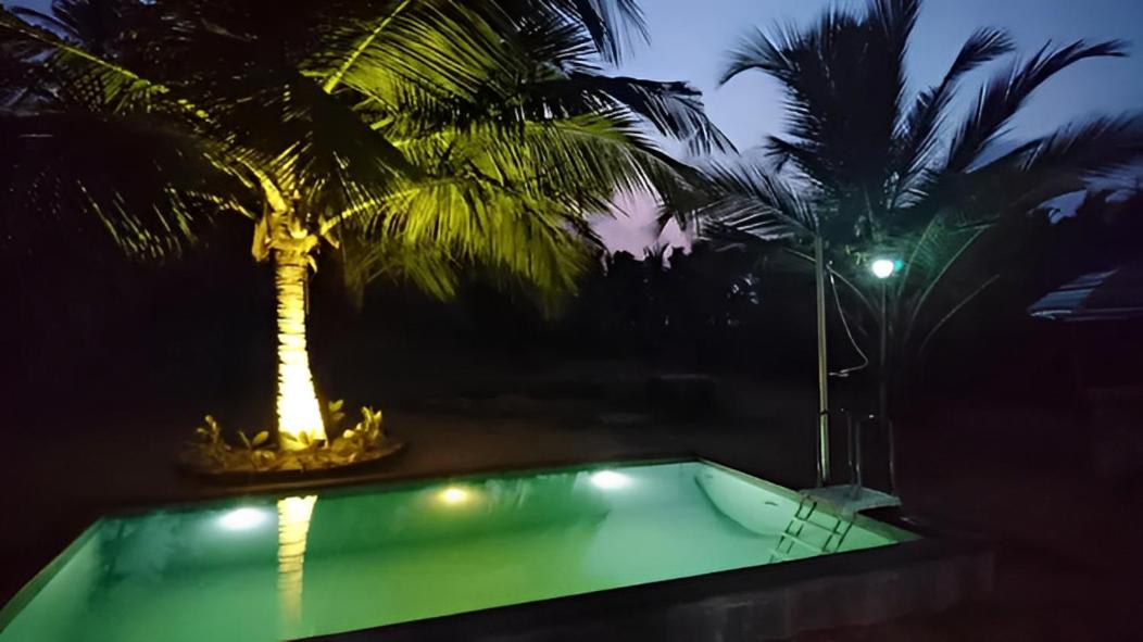 Bungalow - Beach Front photo 1