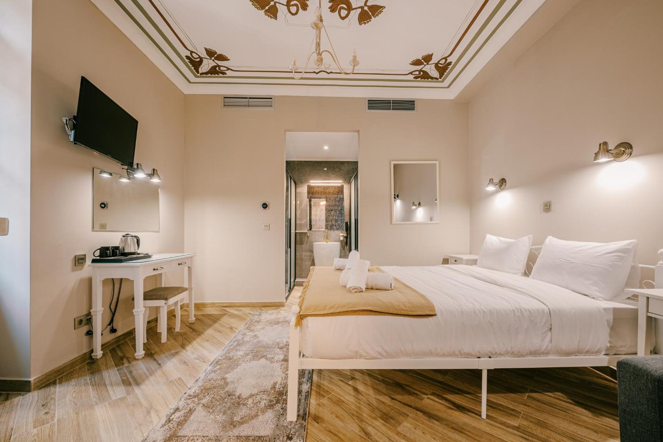 Hypatia Executive Triple Room Ground Floor photo 1