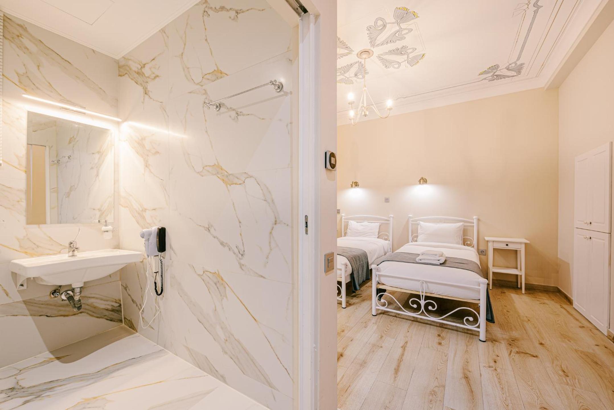 Phryne - Twin Room AMEA Disability Access Ground Floor