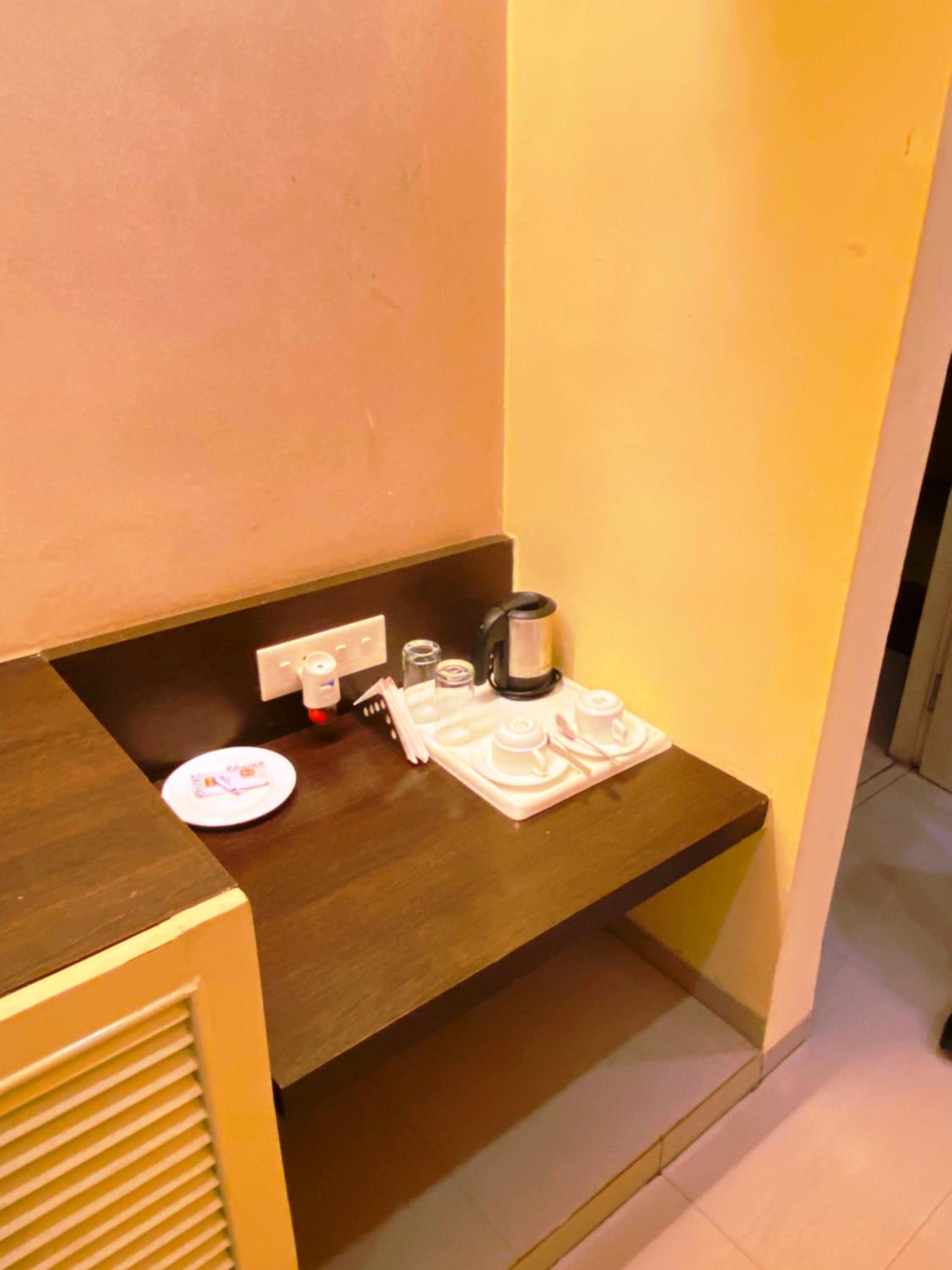 Executive Suite - Photo 12