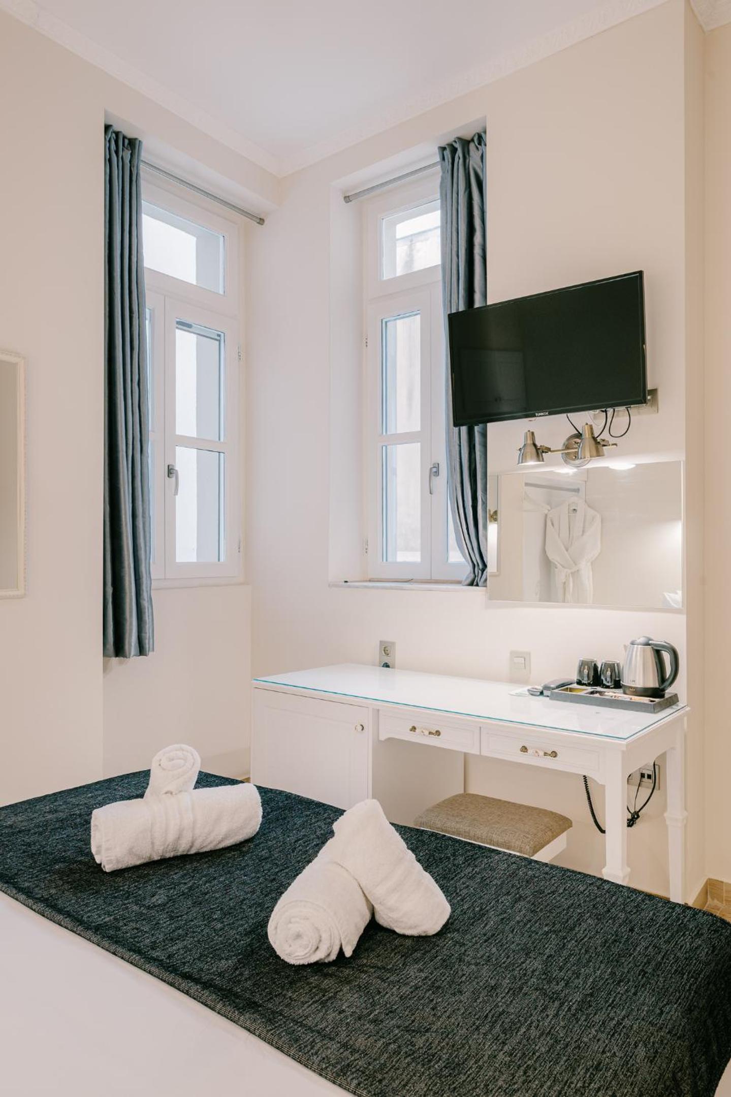 Hydna Deluxe Double Room 1st floor photo 3