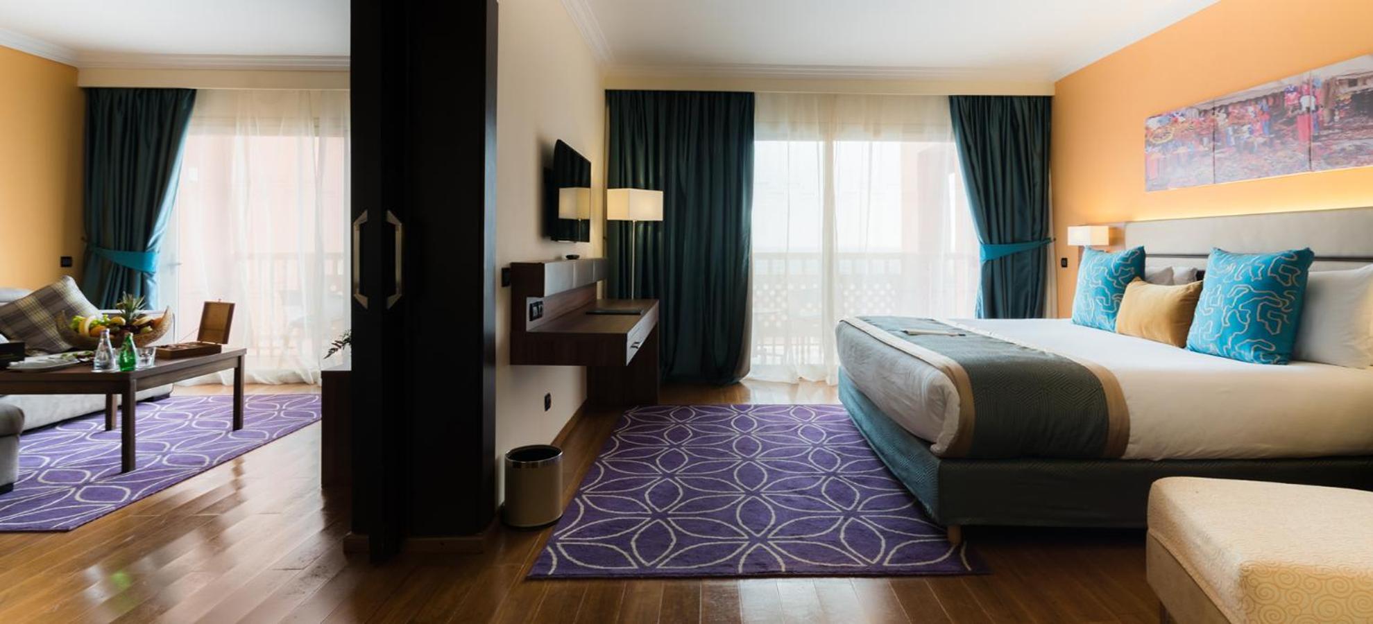 Prestige Suite Jaccuzi Two Double Rooms With Pool View thumbnail 5