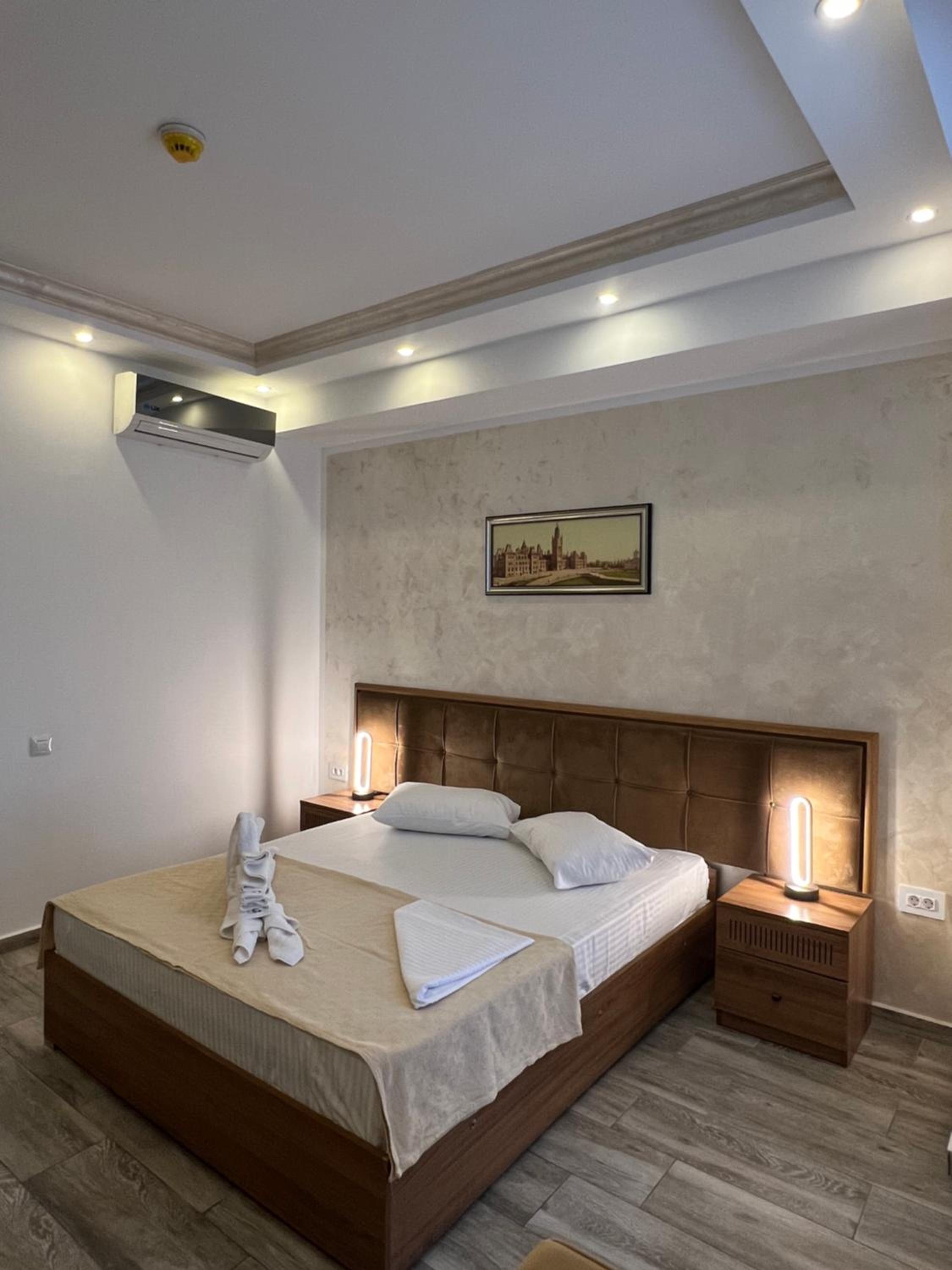 Double Room - Photo 3