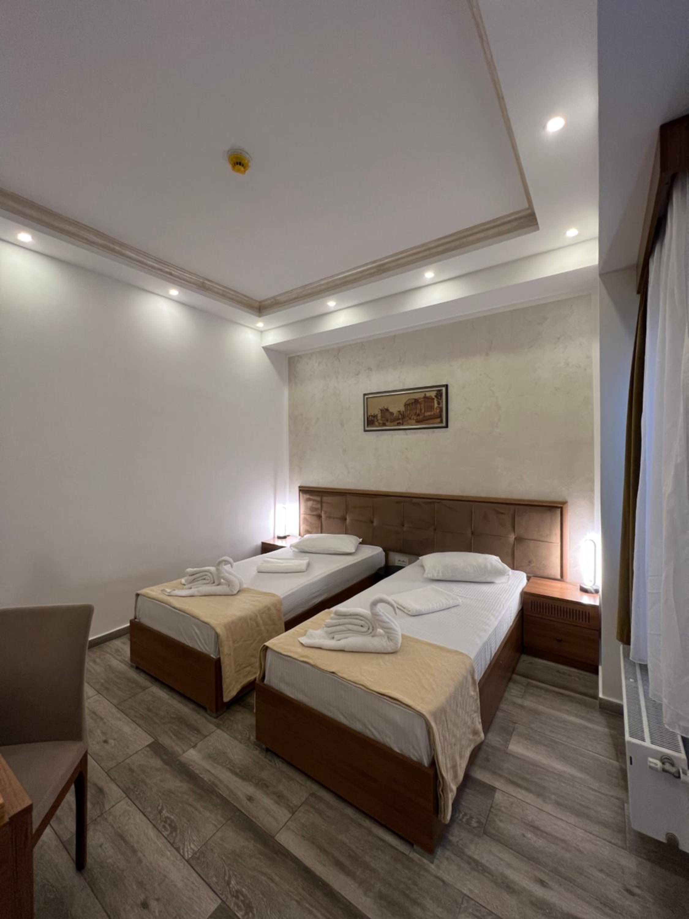 Twin Room - Photo 4