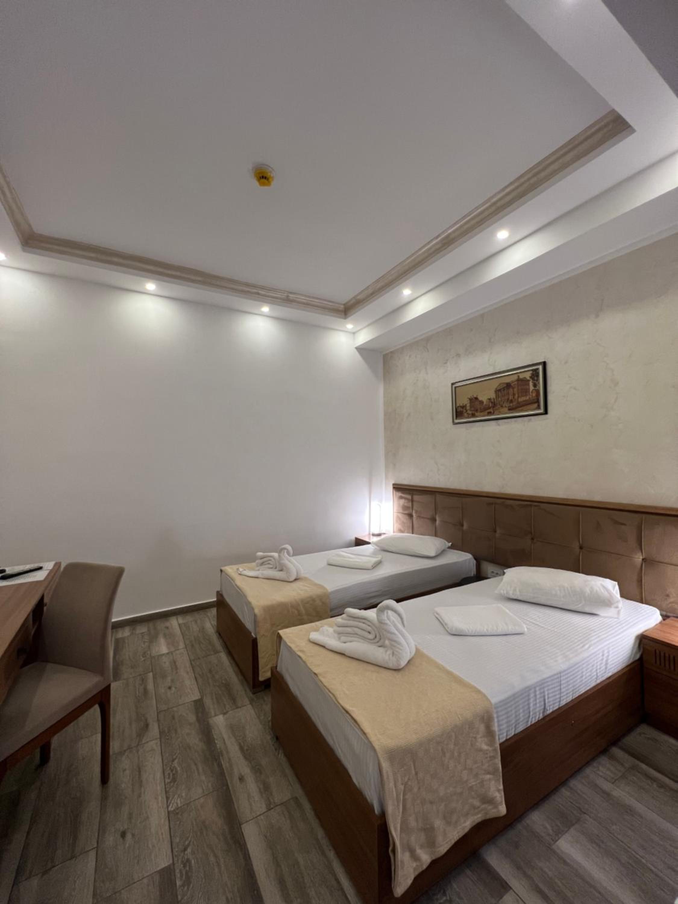 Twin Room - Photo 1