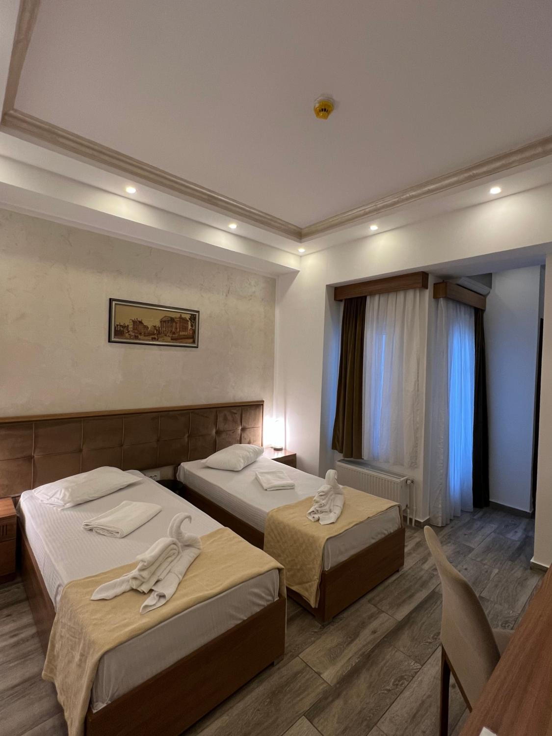 Twin Room - Photo 5