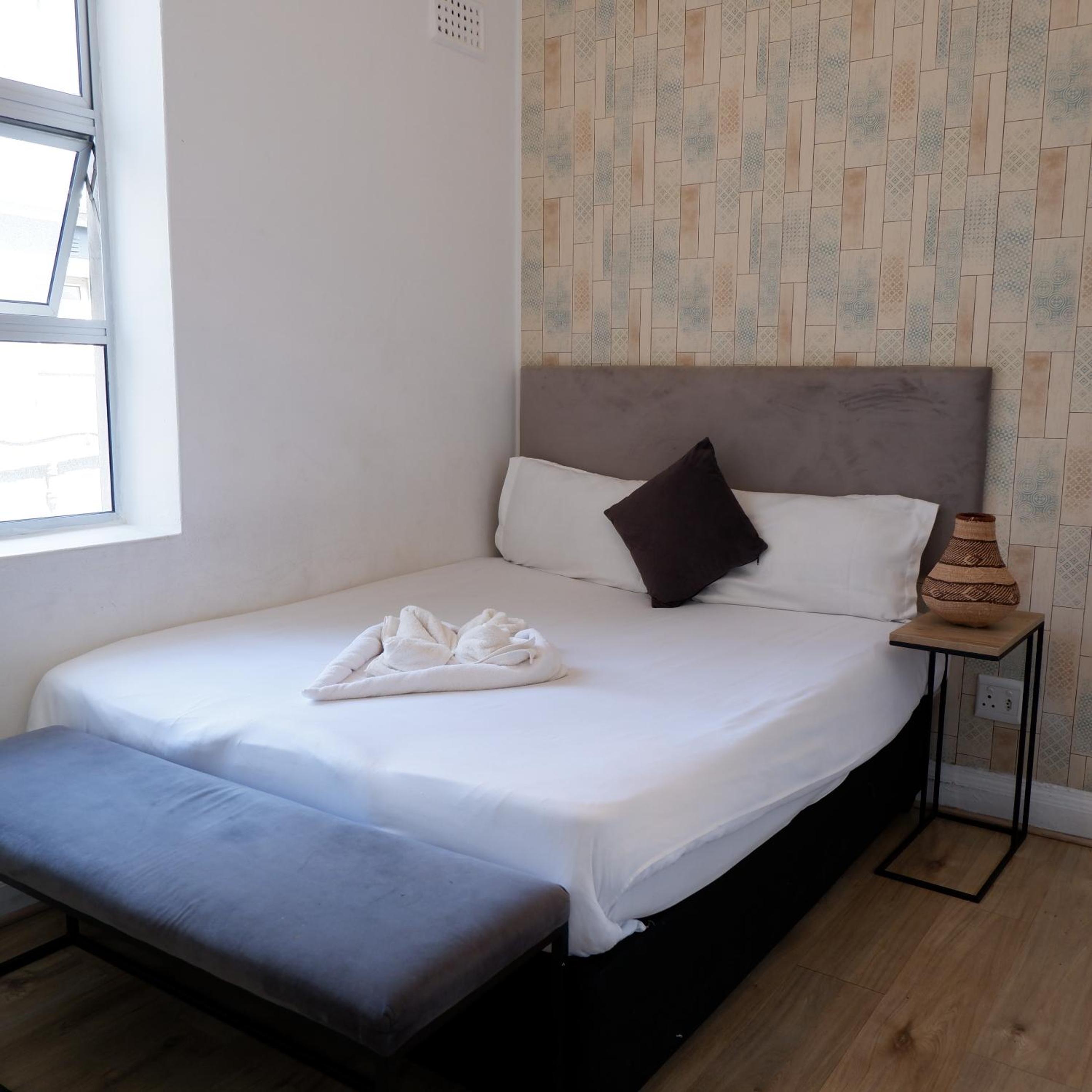 Double Room - Photo 9