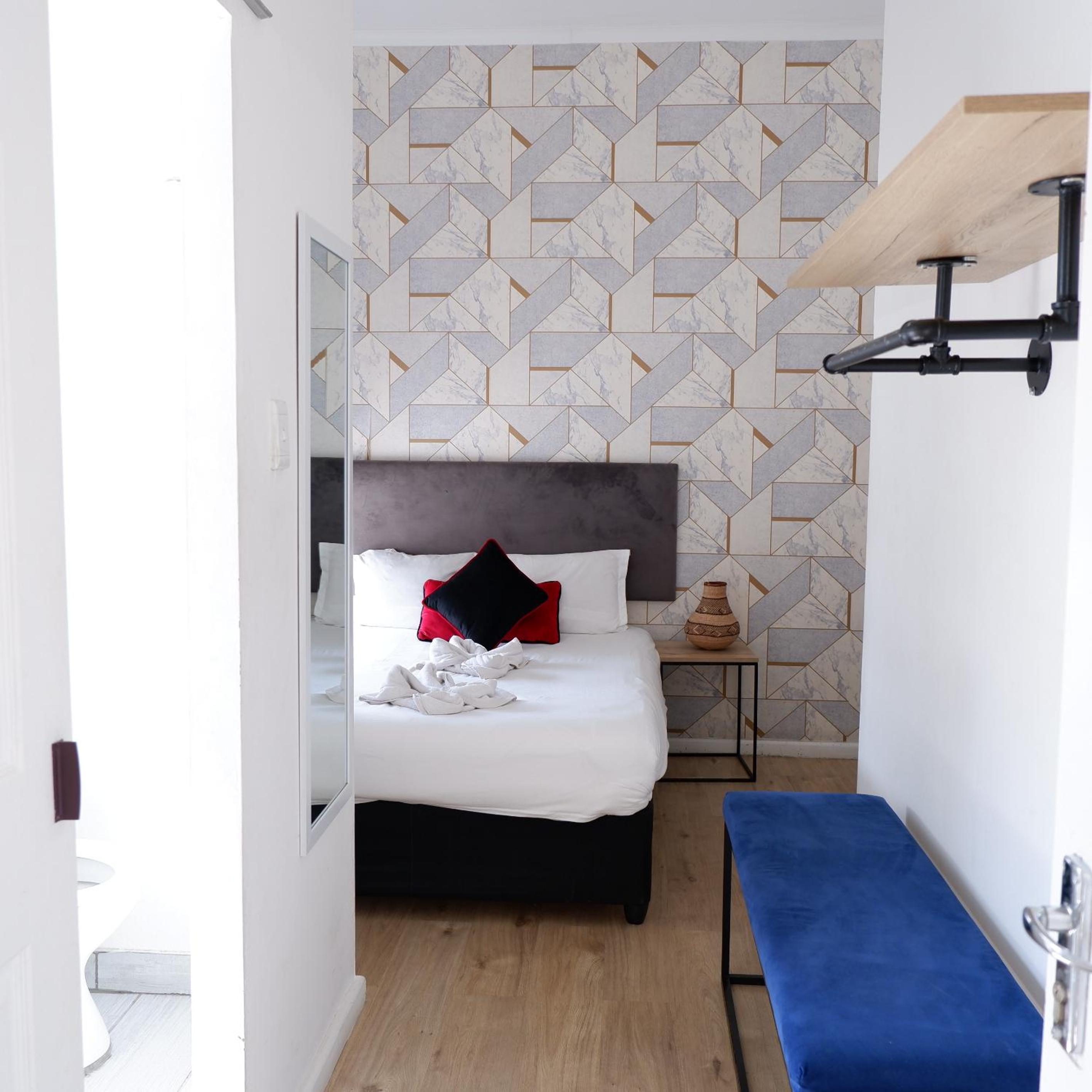 Double Room - Photo 7