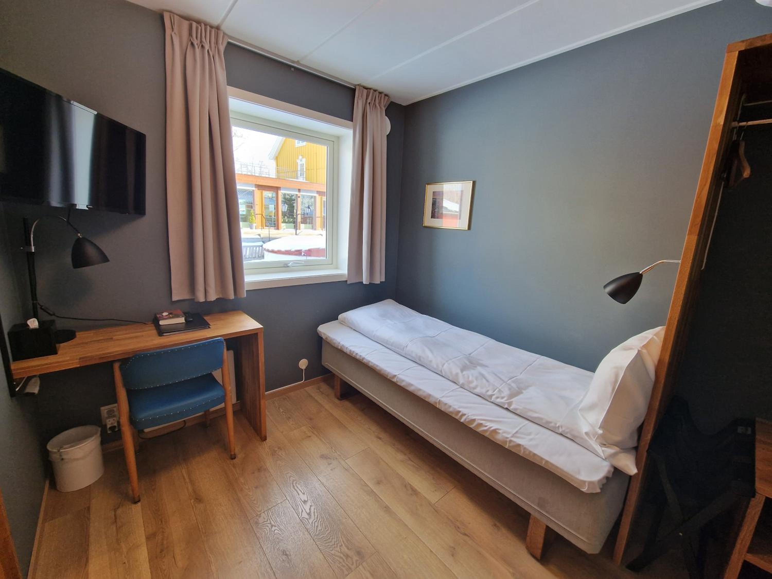 Single Room With Bathroom photo 1