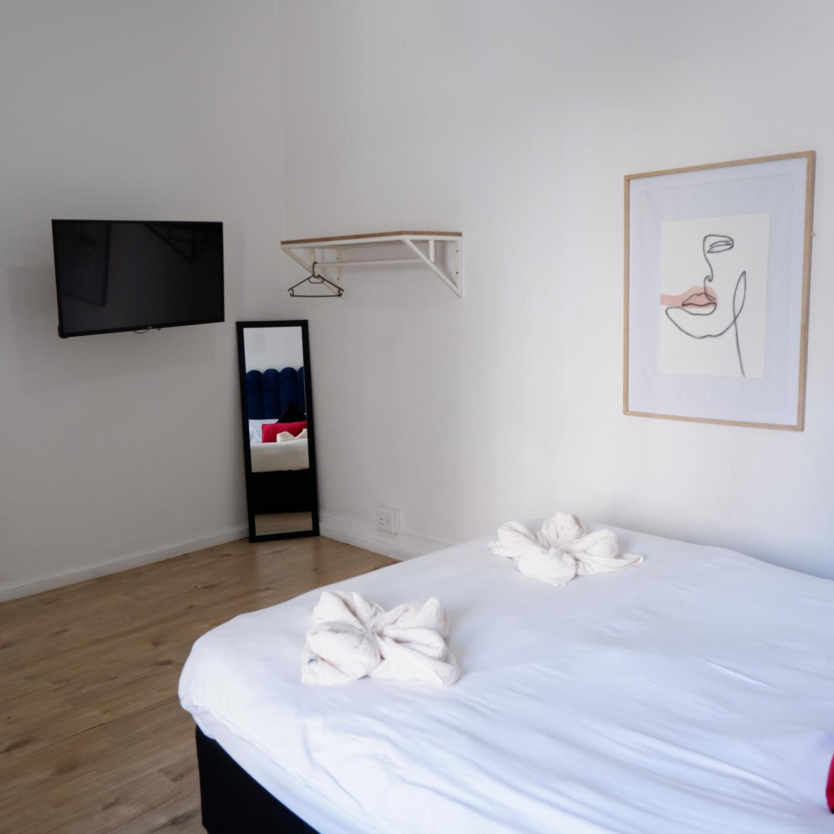 Double Room with Mountain View - Photo 9