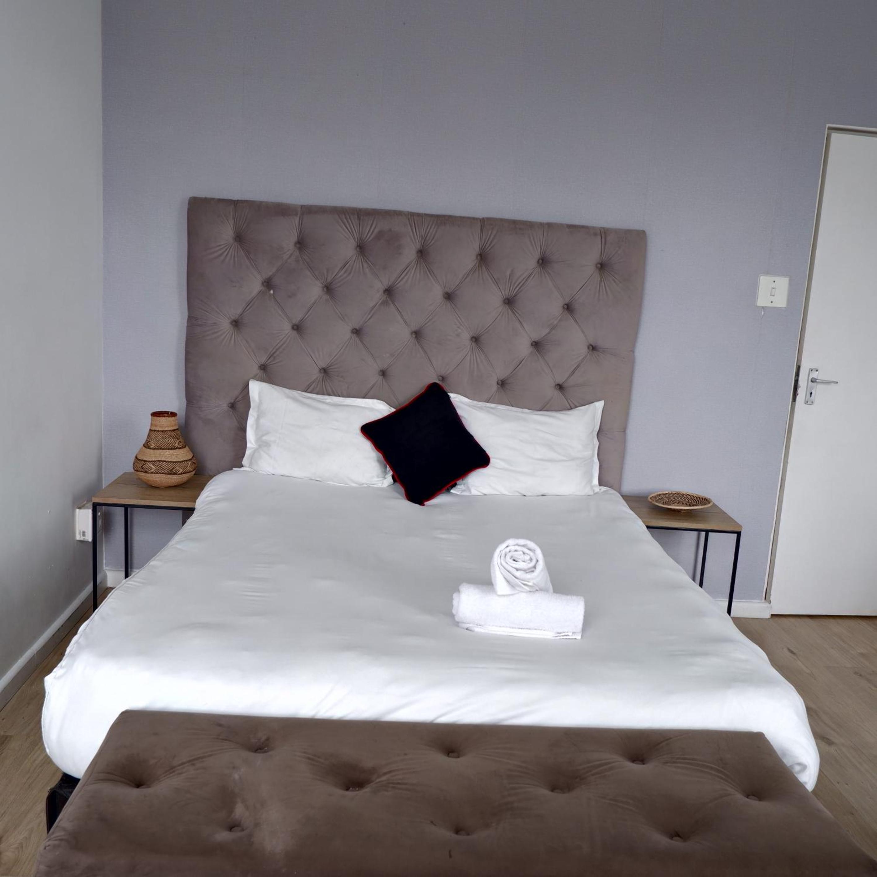 Budget Double Room - Photo 4