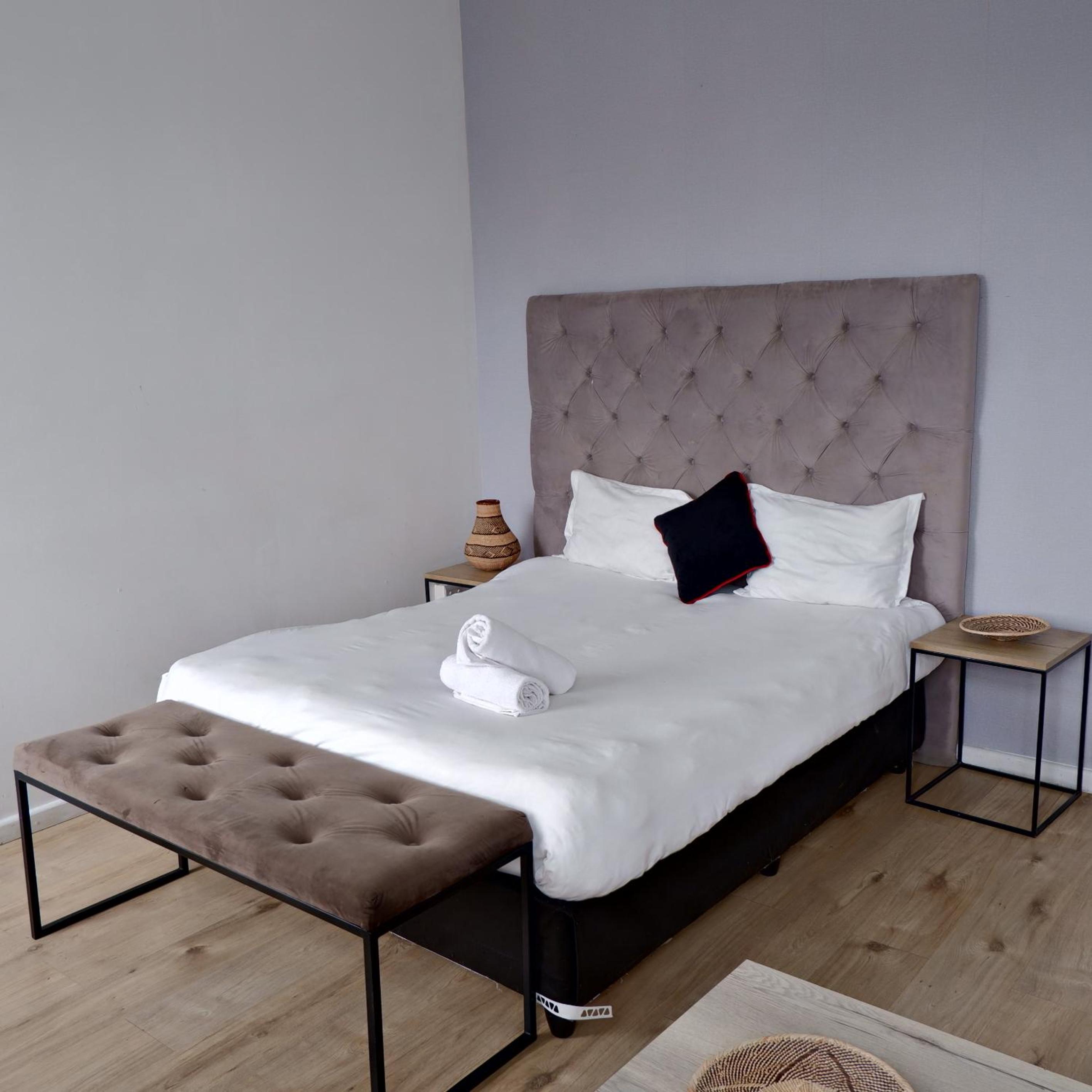 Budget Double Room - Photo 3