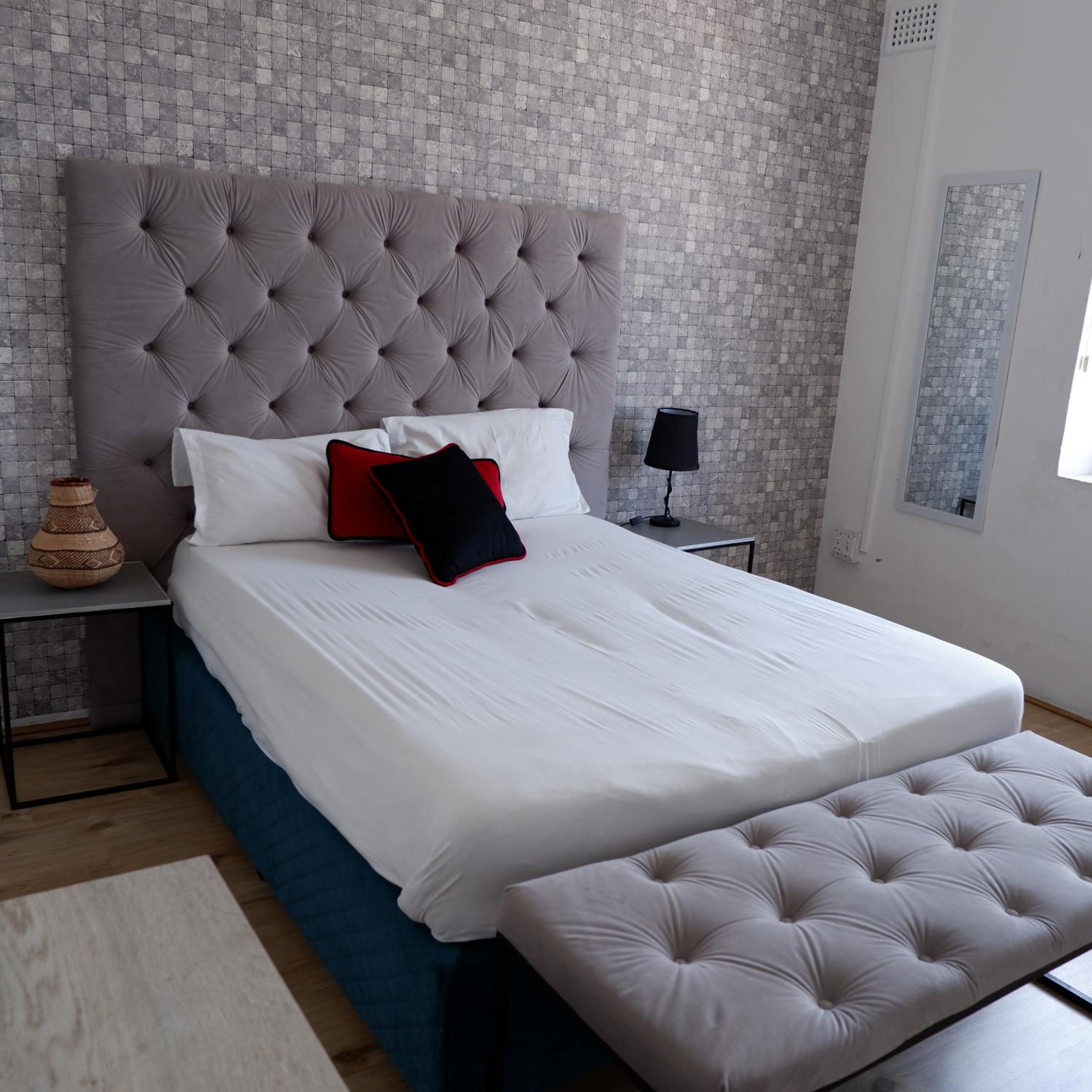 Budget Double Room - Photo 2
