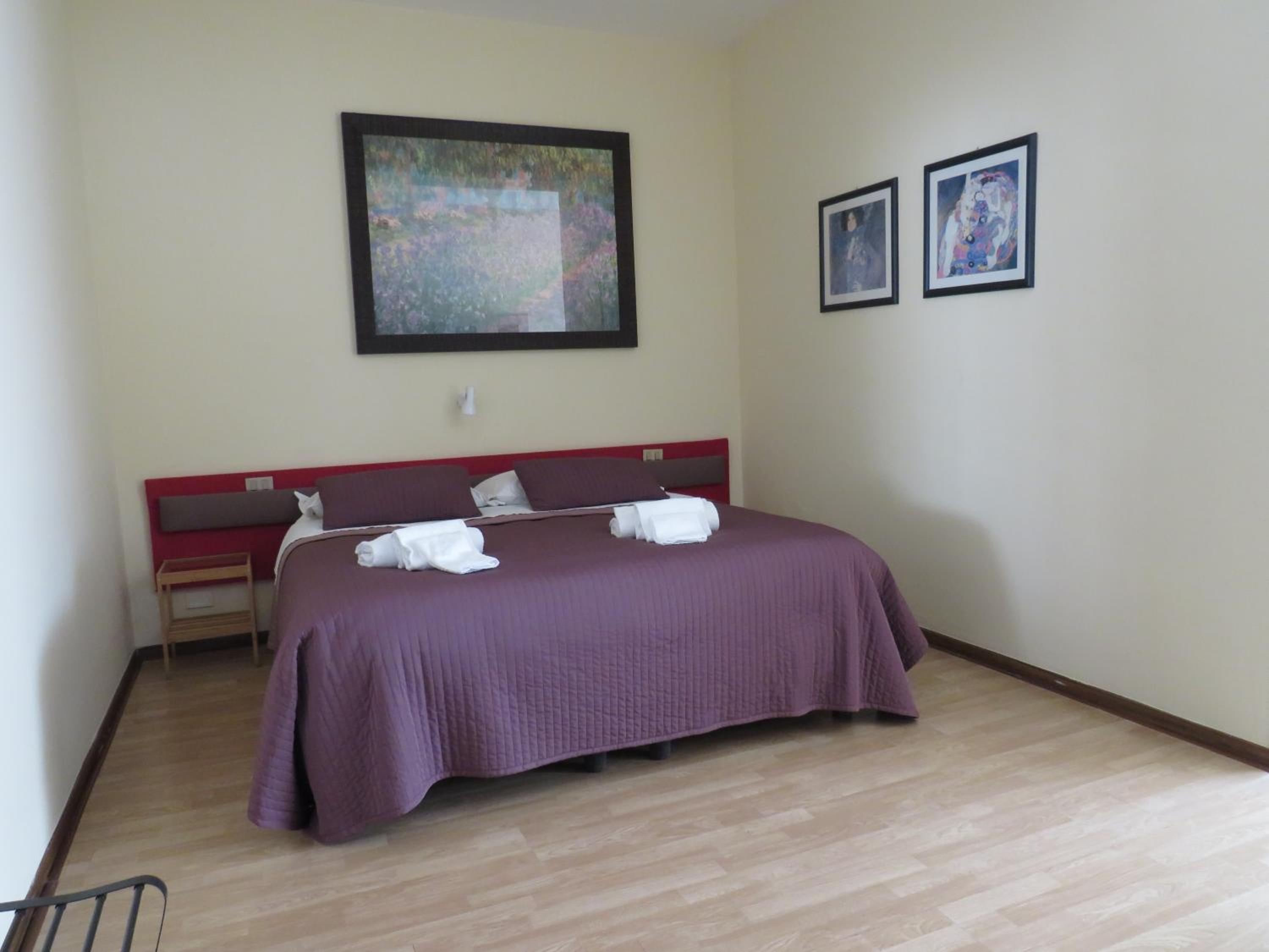 Standard King Room photo 2