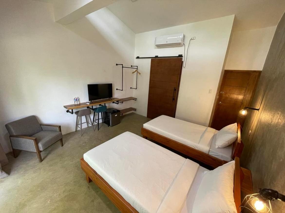Deluxe Twin Room - Photo 1