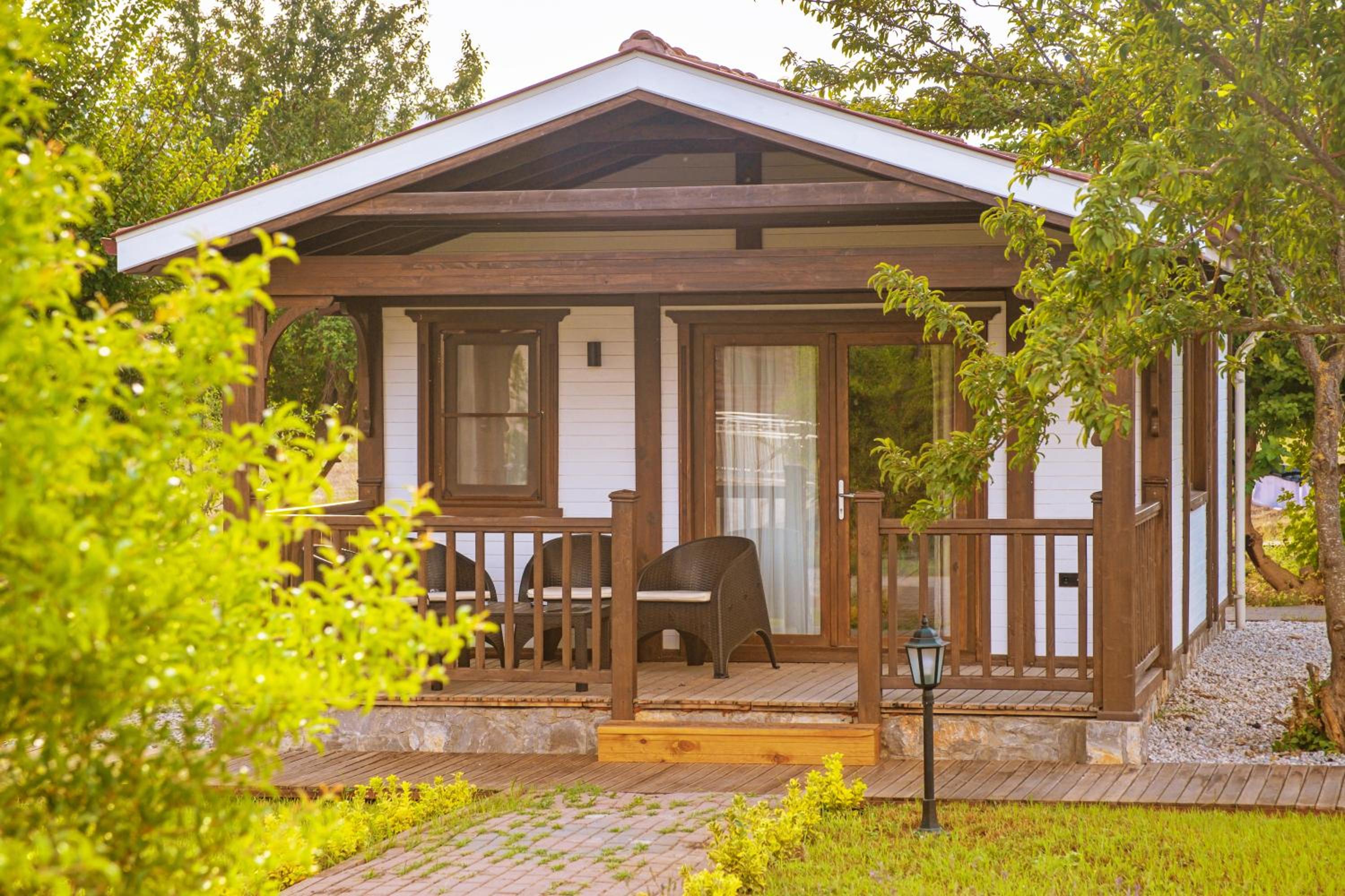 Bungalow With Patio - Photo 42