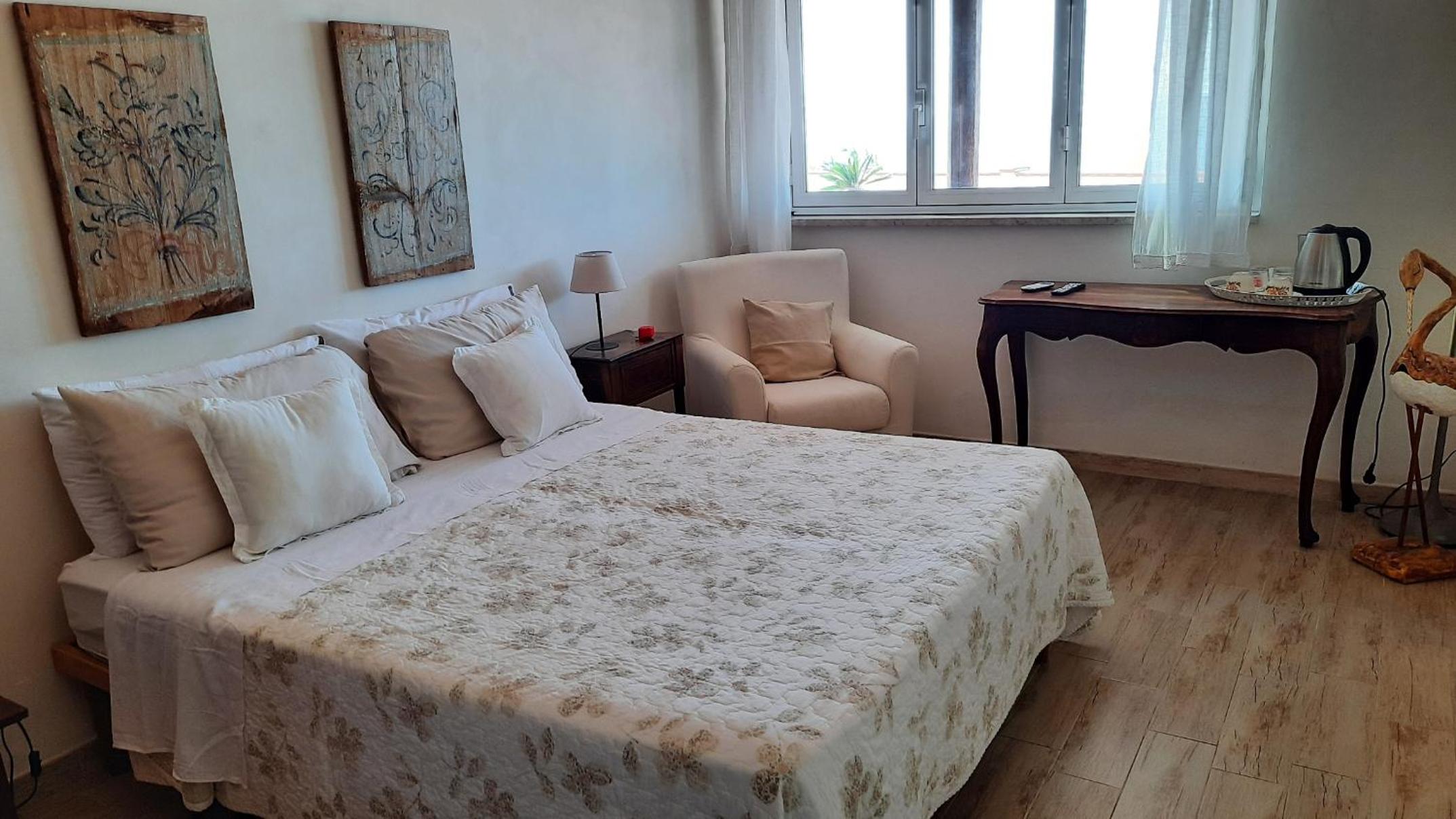 Deluxe Double or Twin Room with Sea View photo 1