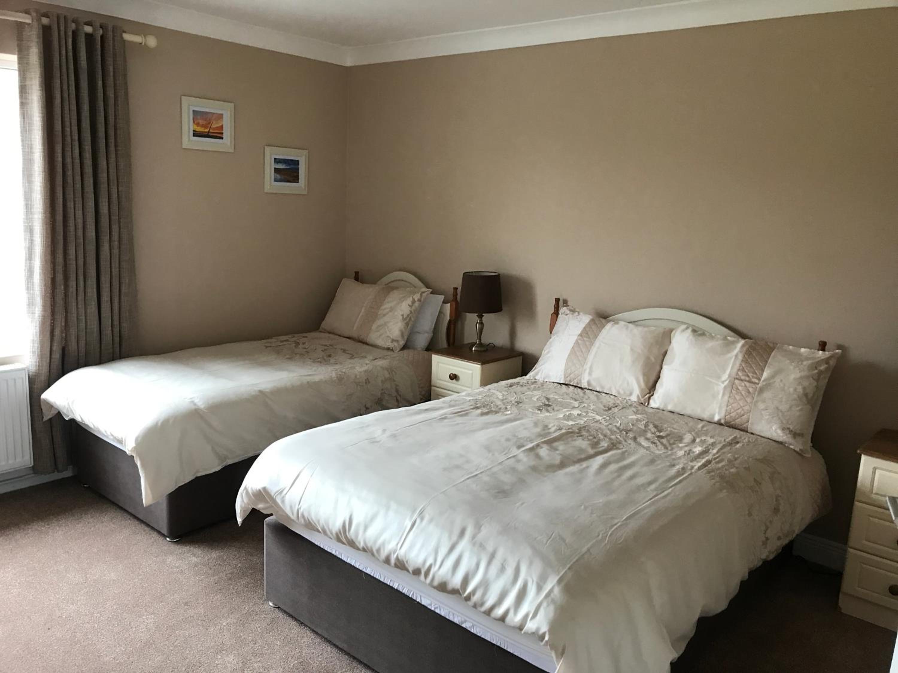 Comfort Triple Room with Shower - Photo 1