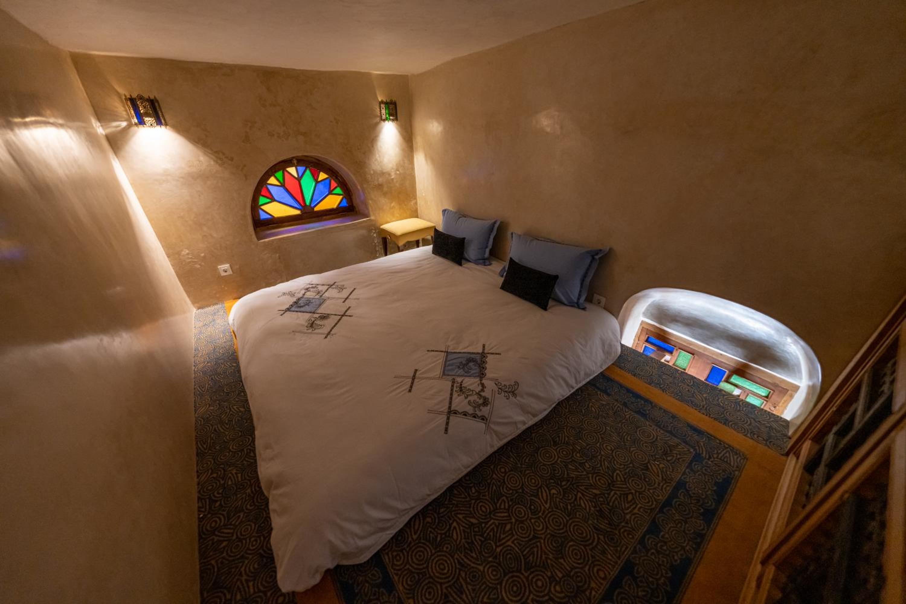 Deluxe Family Suite - Photo 2