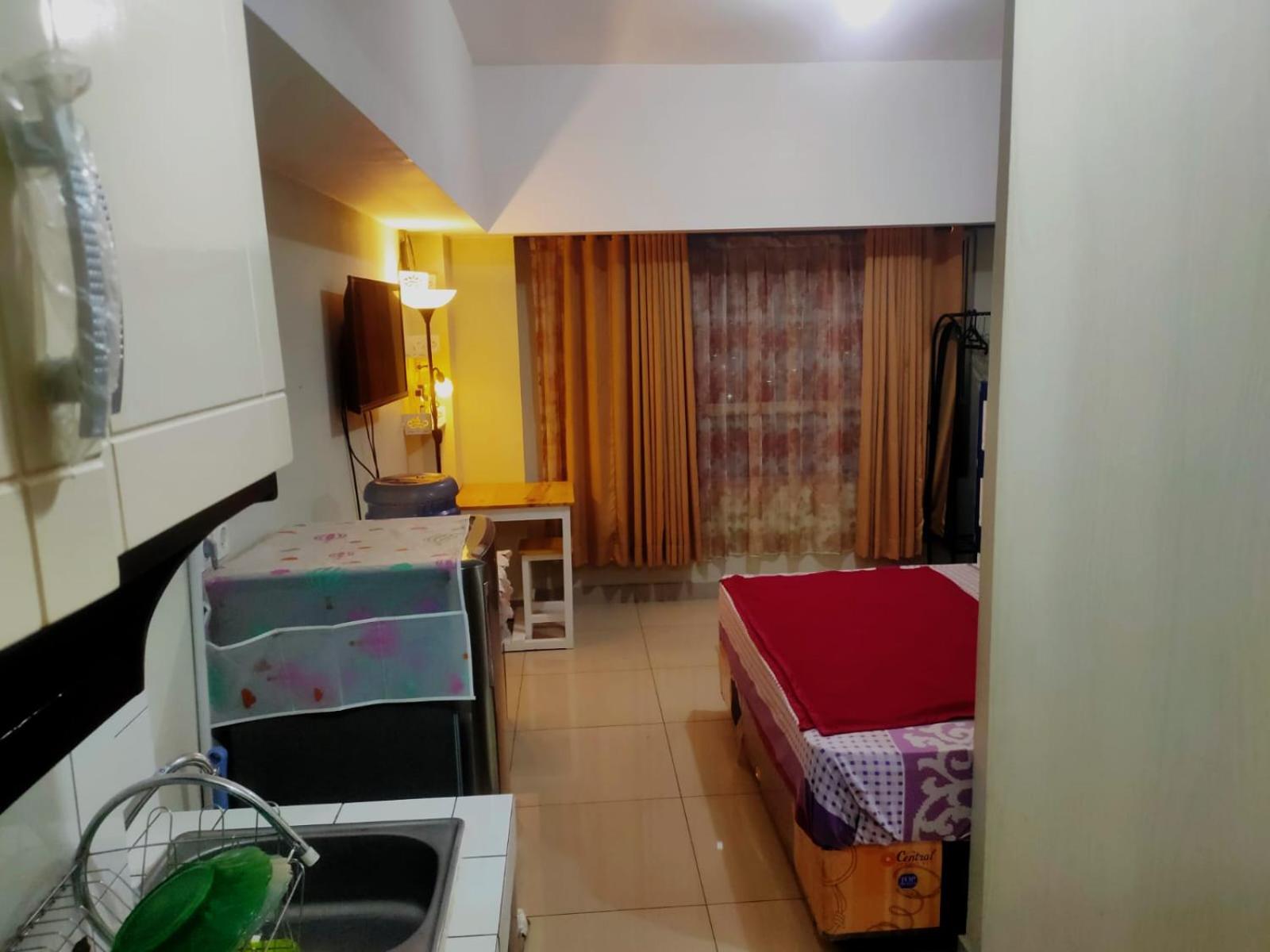 One-Bedroom Apartment - Photo 2