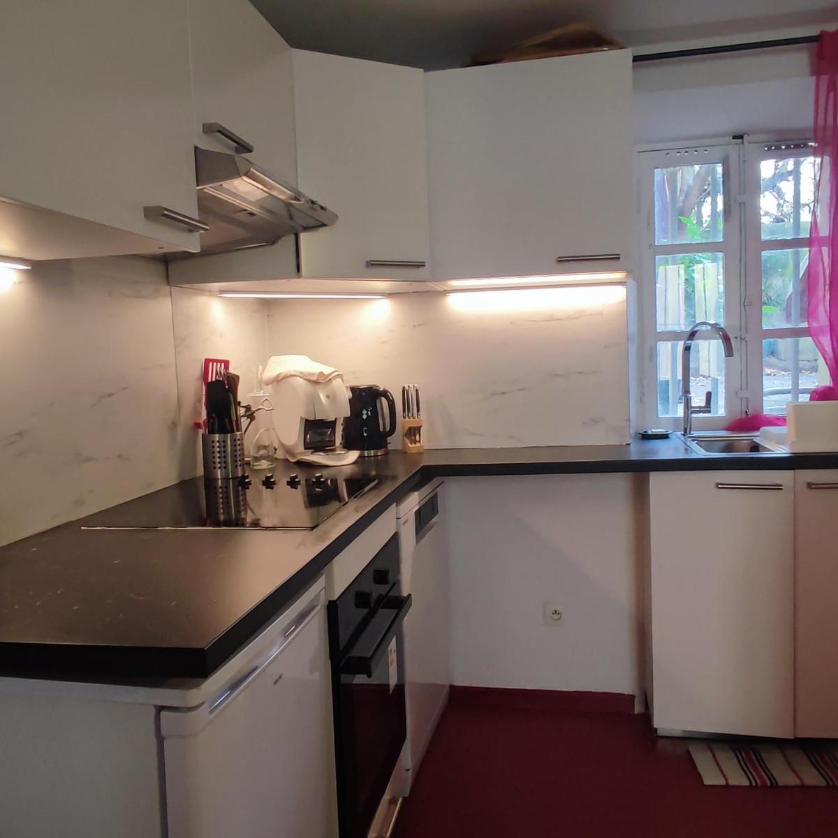 Studio (Twin) photo 3