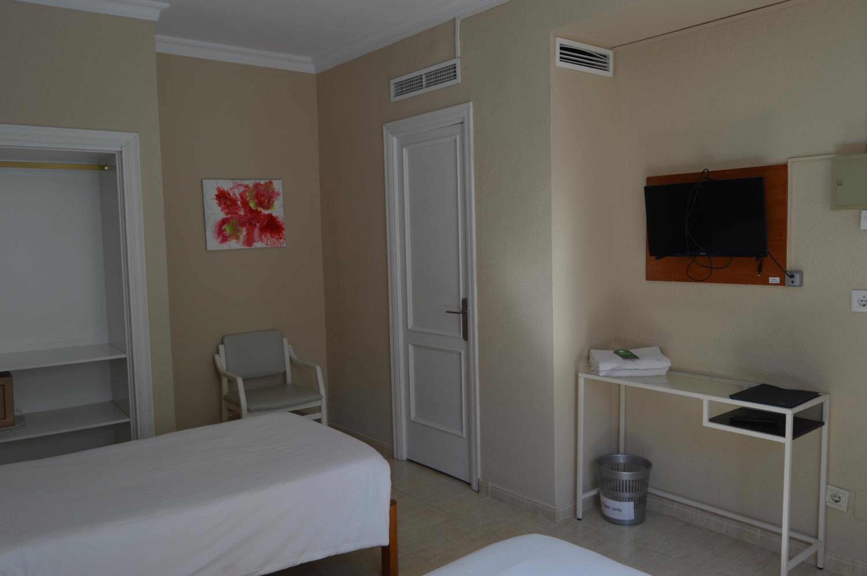 Deluxe Twin Room - Photo 4