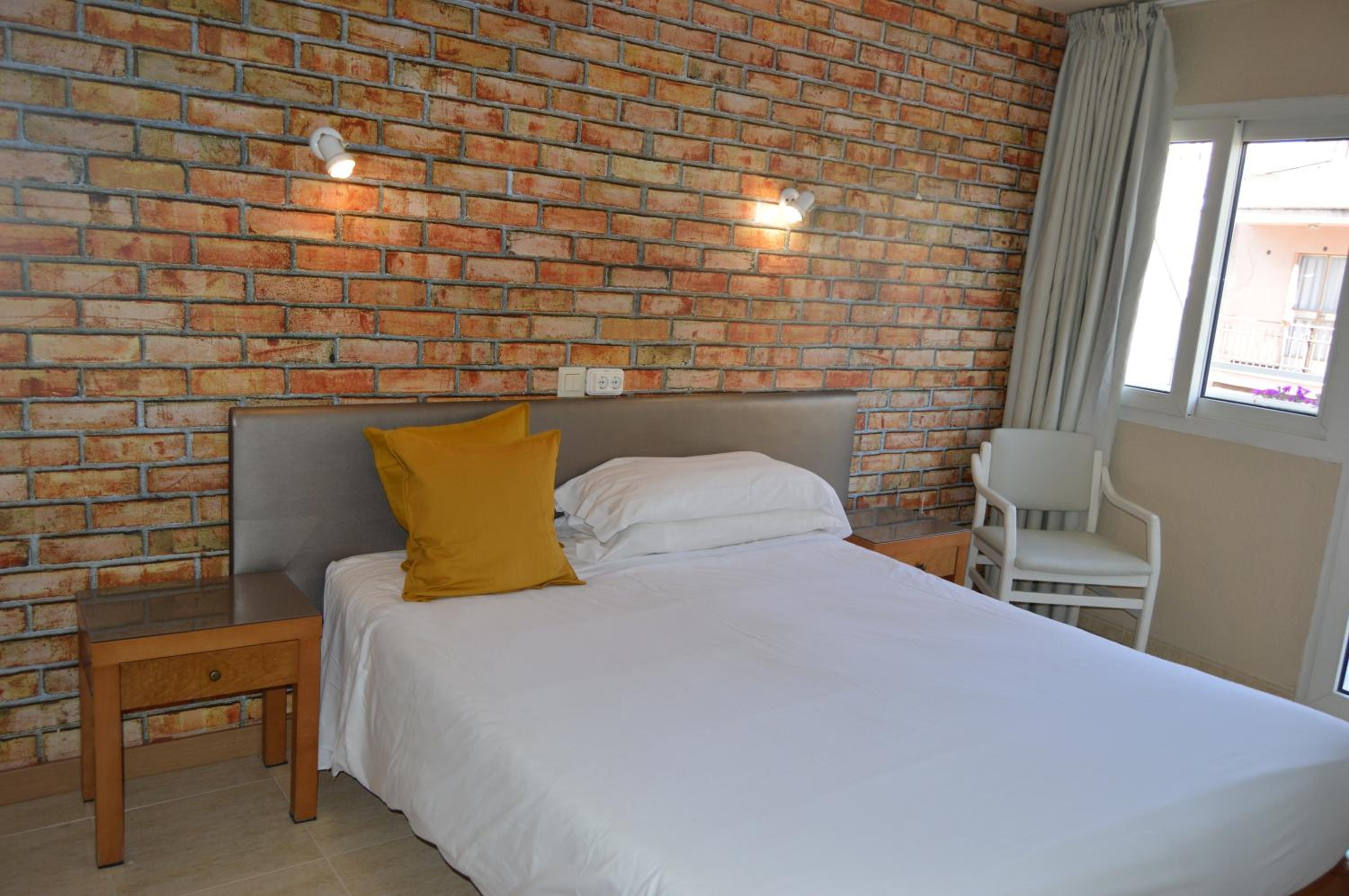 Double Room - Photo 1