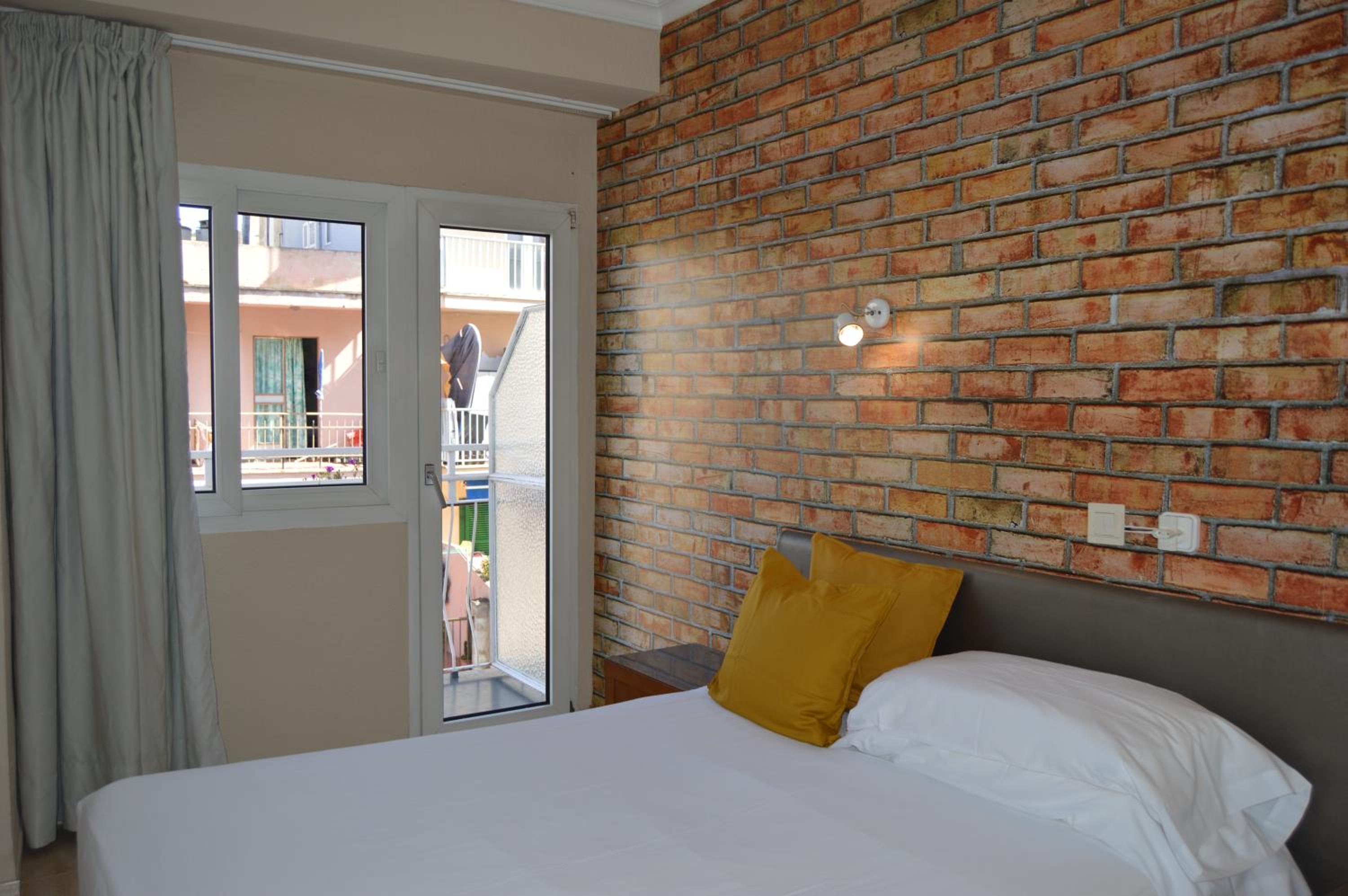 Deluxe Double Room - Photo 7