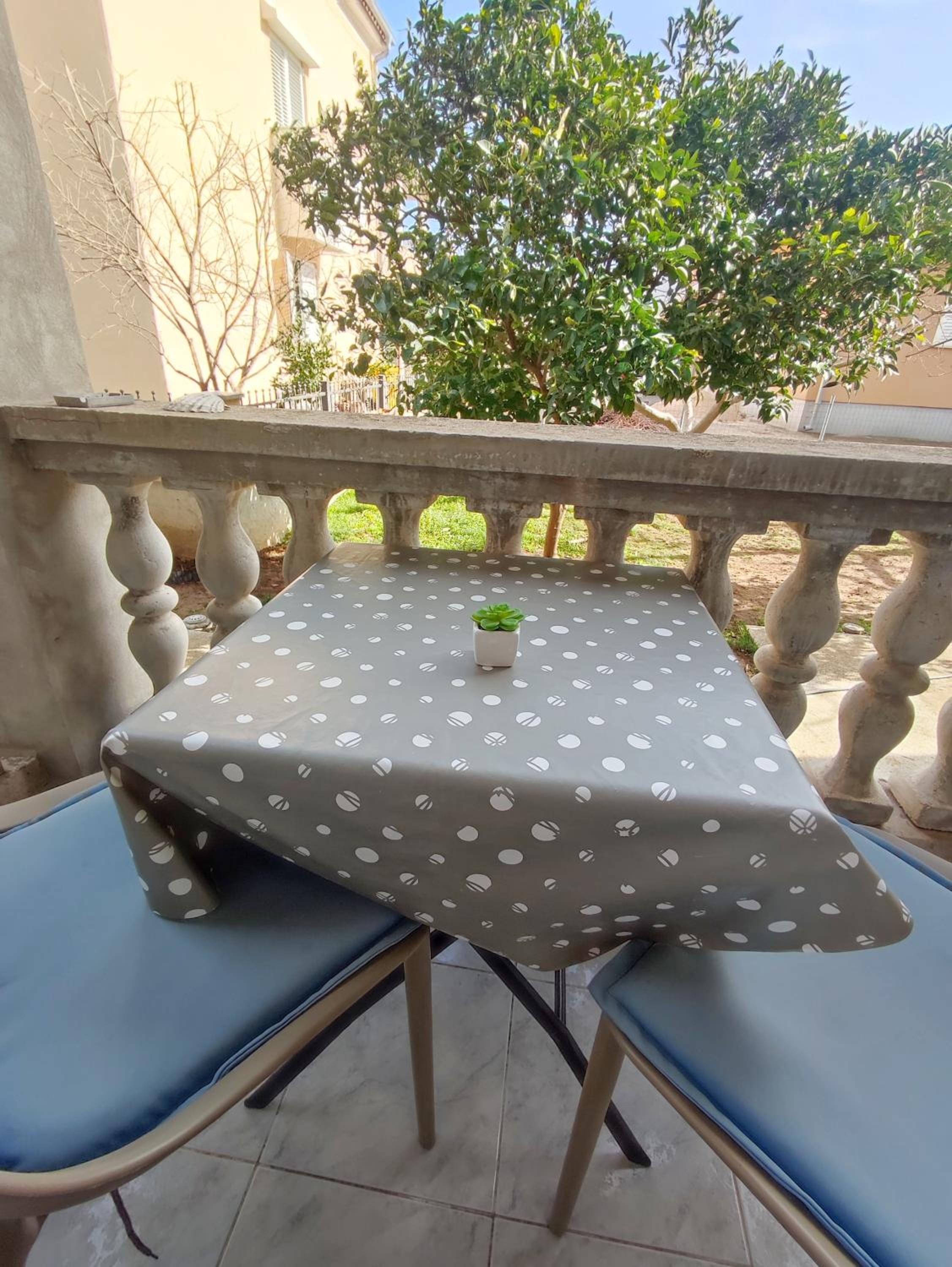 Studio with Balcony - Photo 6