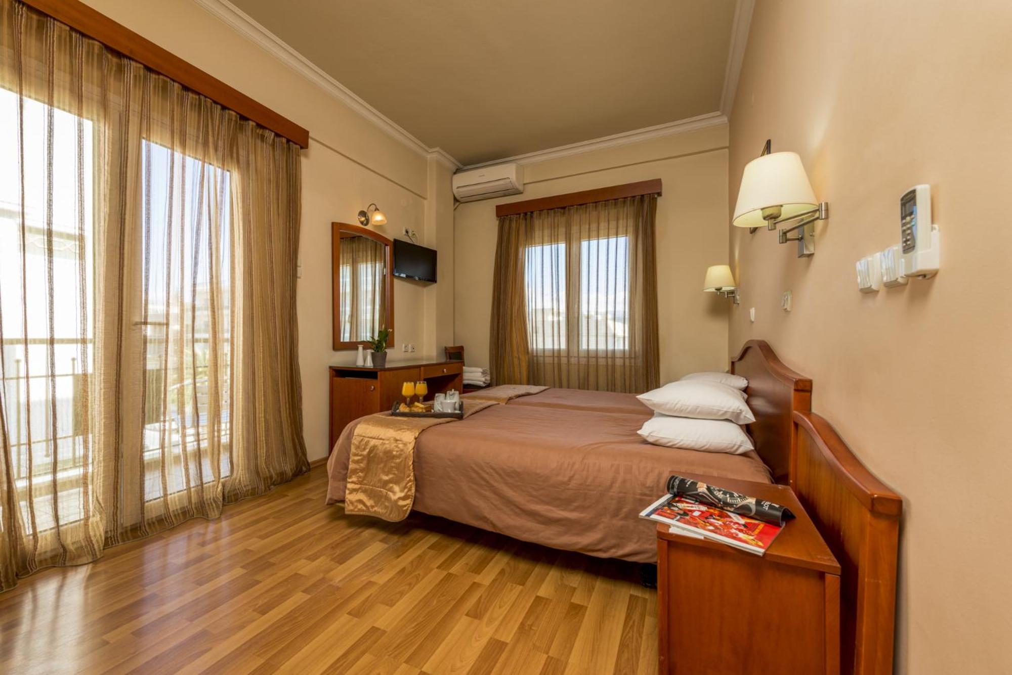 Double Room - Photo 5