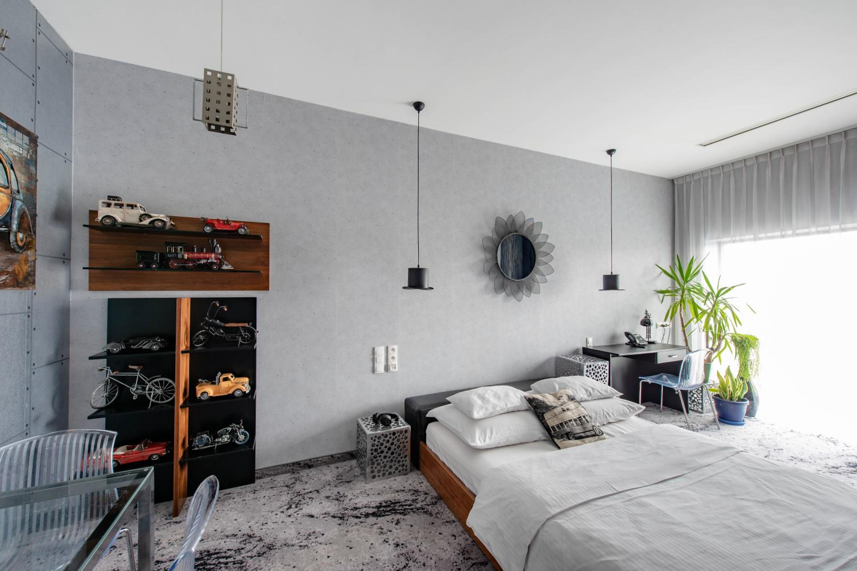 Black Standard Apartment photo 3