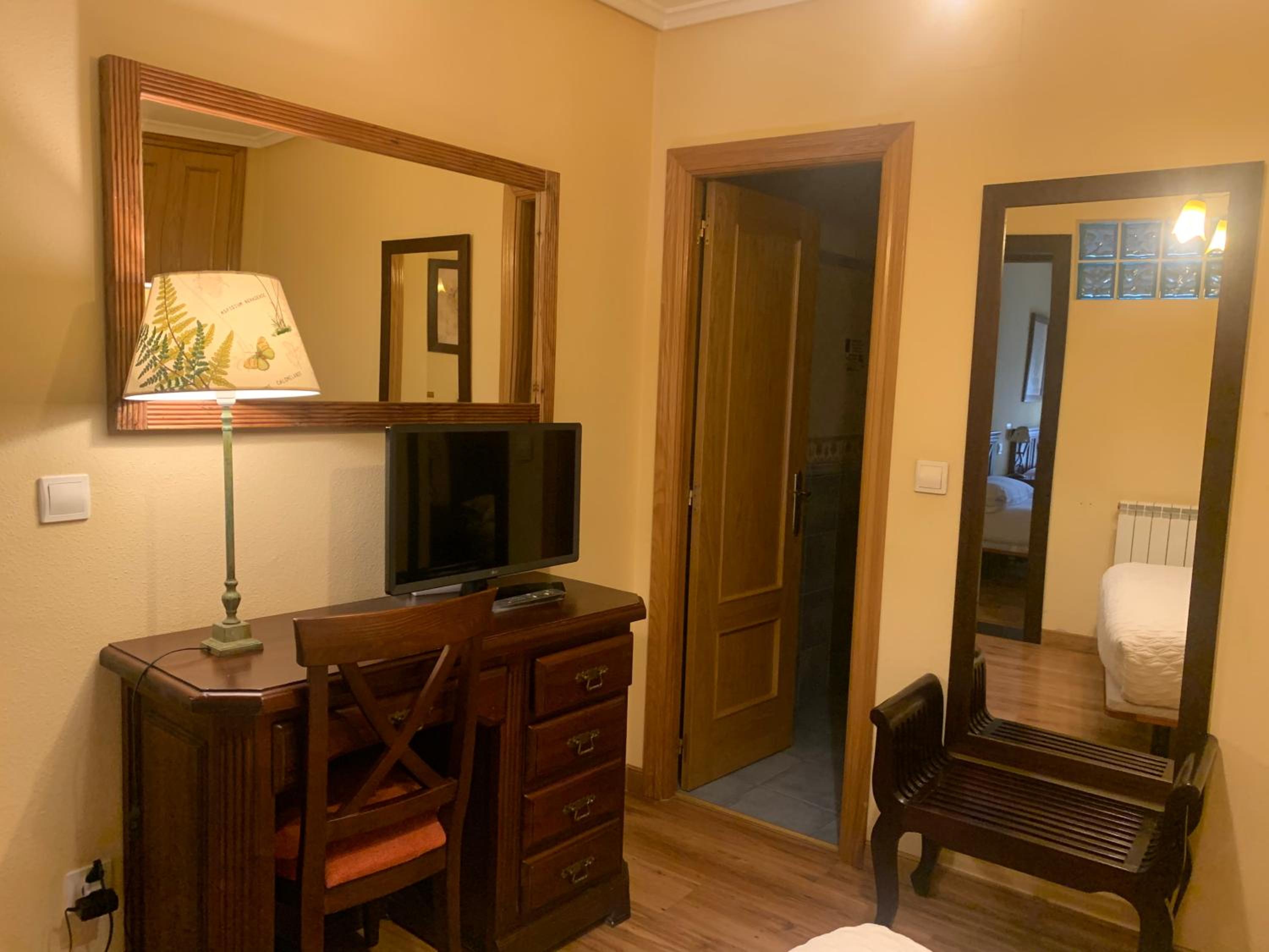 Family Room - Photo 4