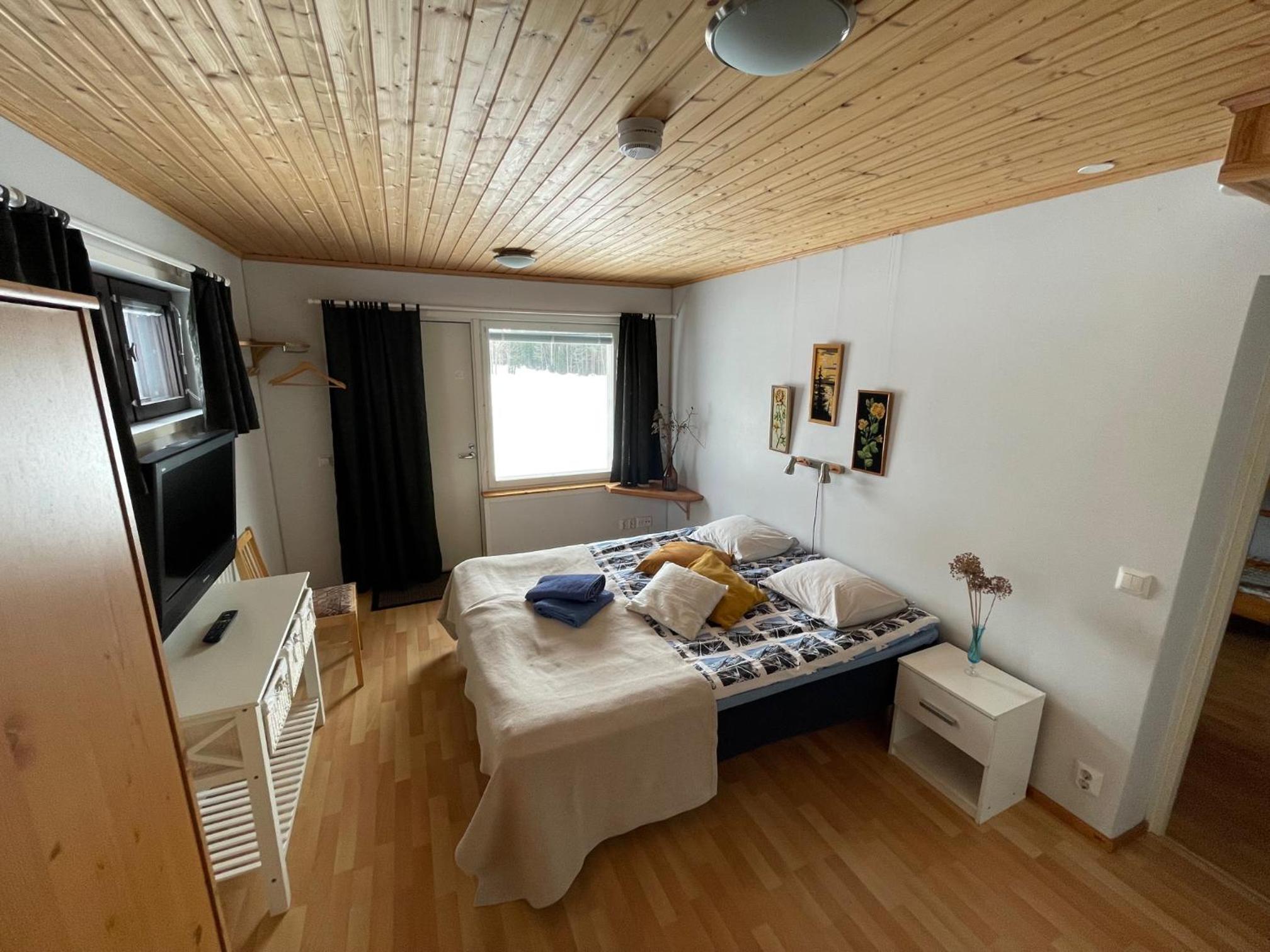 Family Room with Private Bathroom photo 1