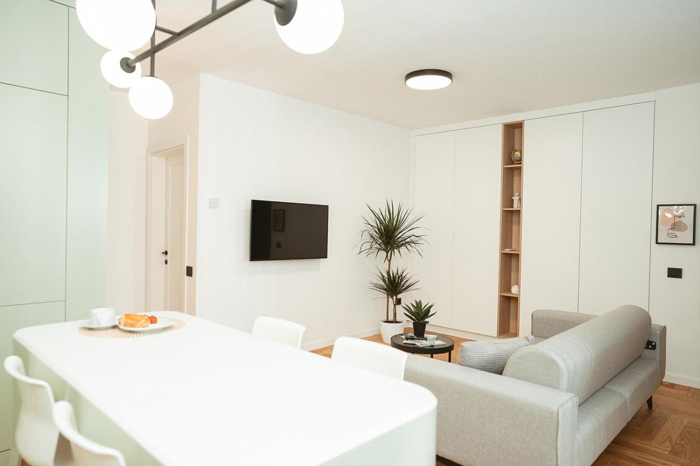 One-Bedroom Apartment photo 3