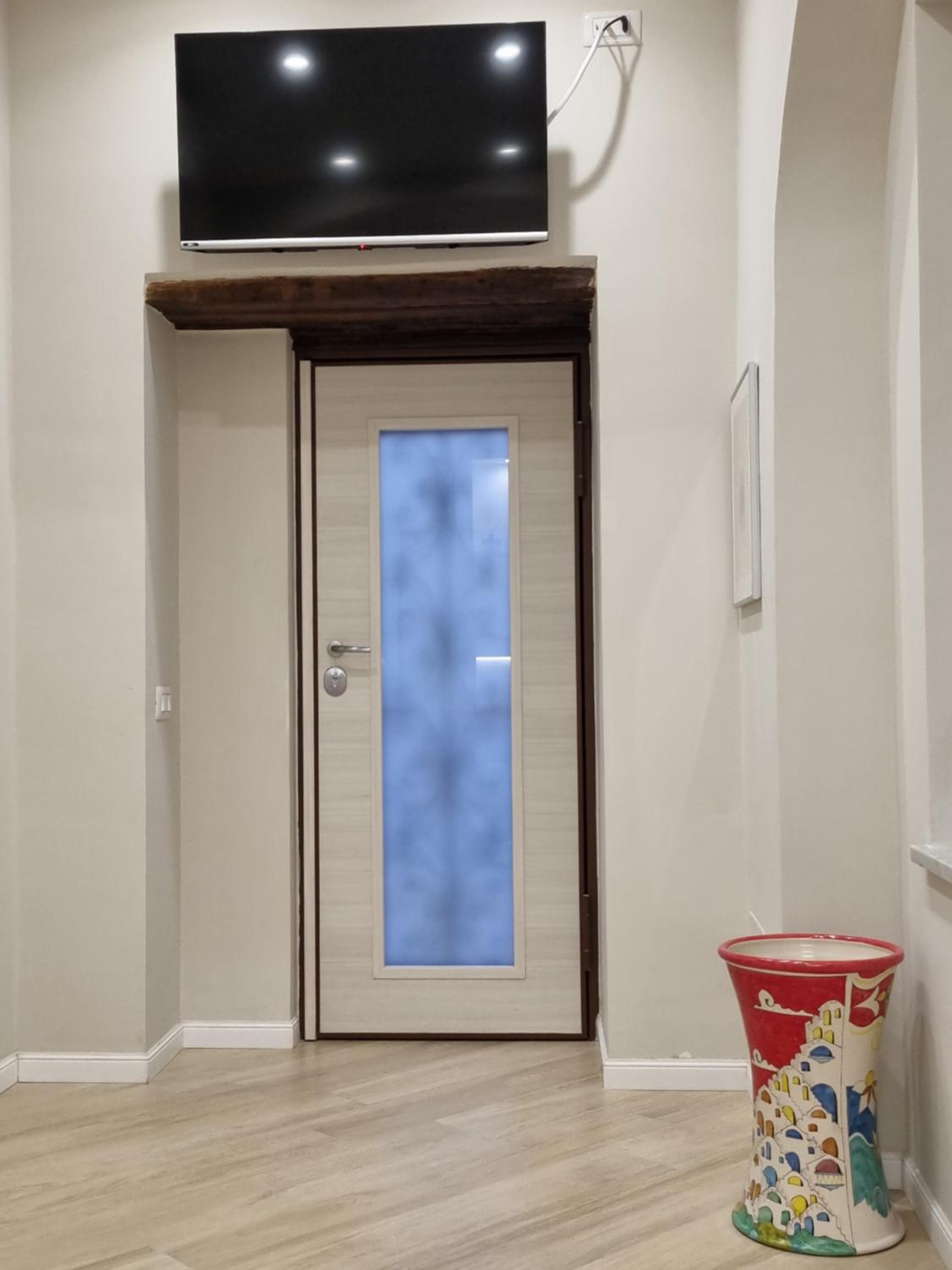 One-Bedroom House - Photo 12
