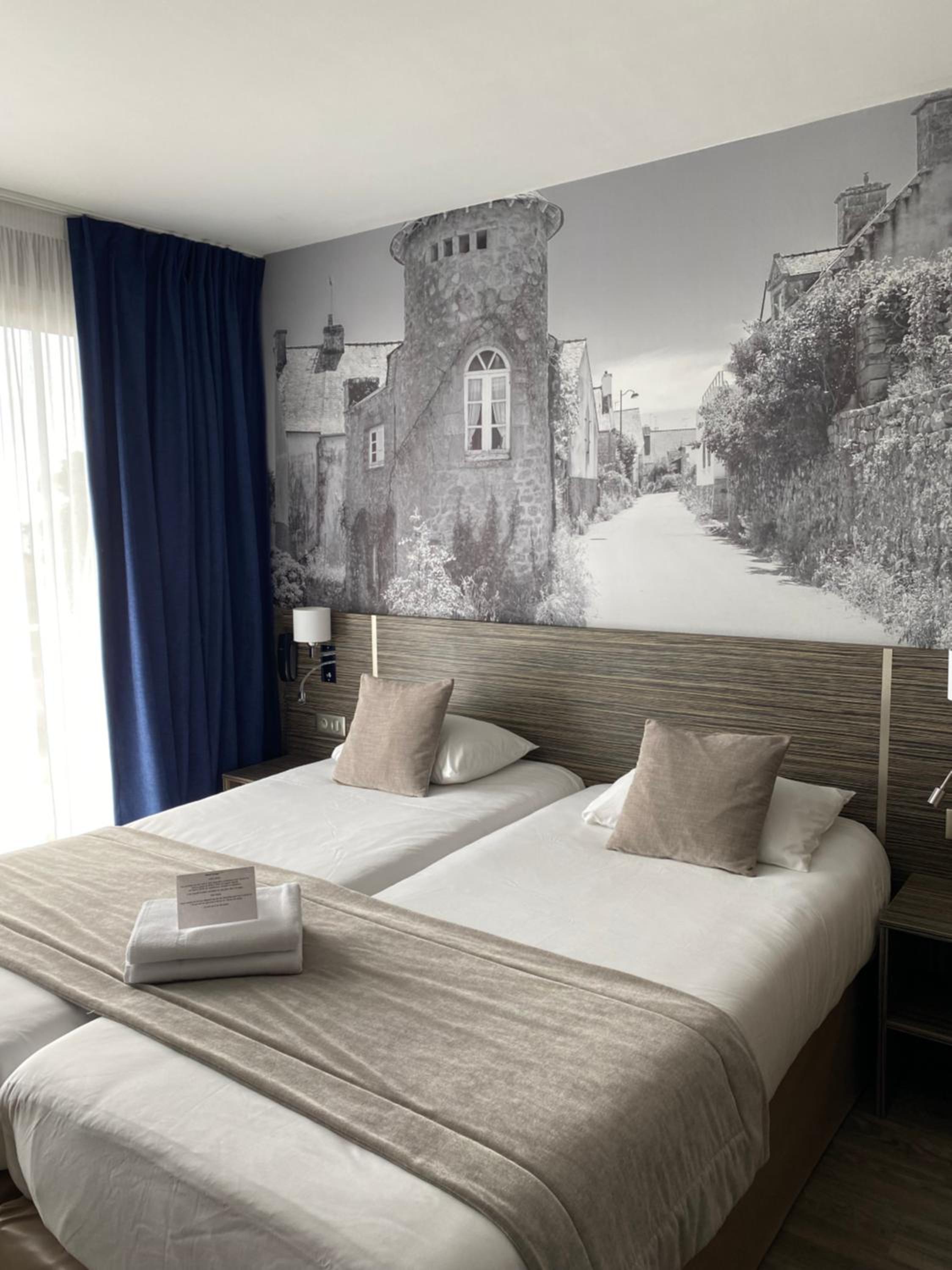Elegance Twin Room with Sea View photo 3