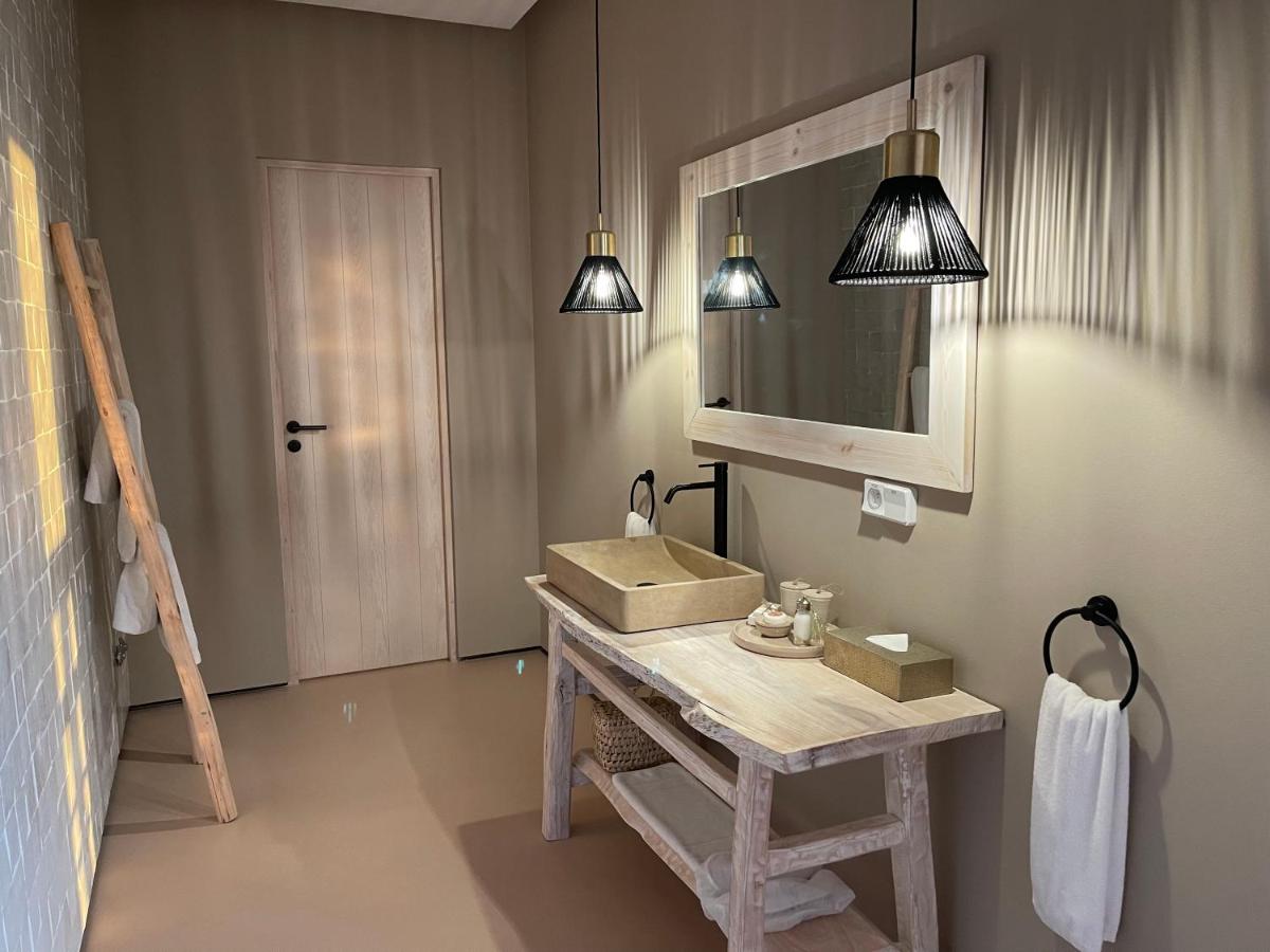 Deluxe Double Room with Balcony and Sea View photo 2